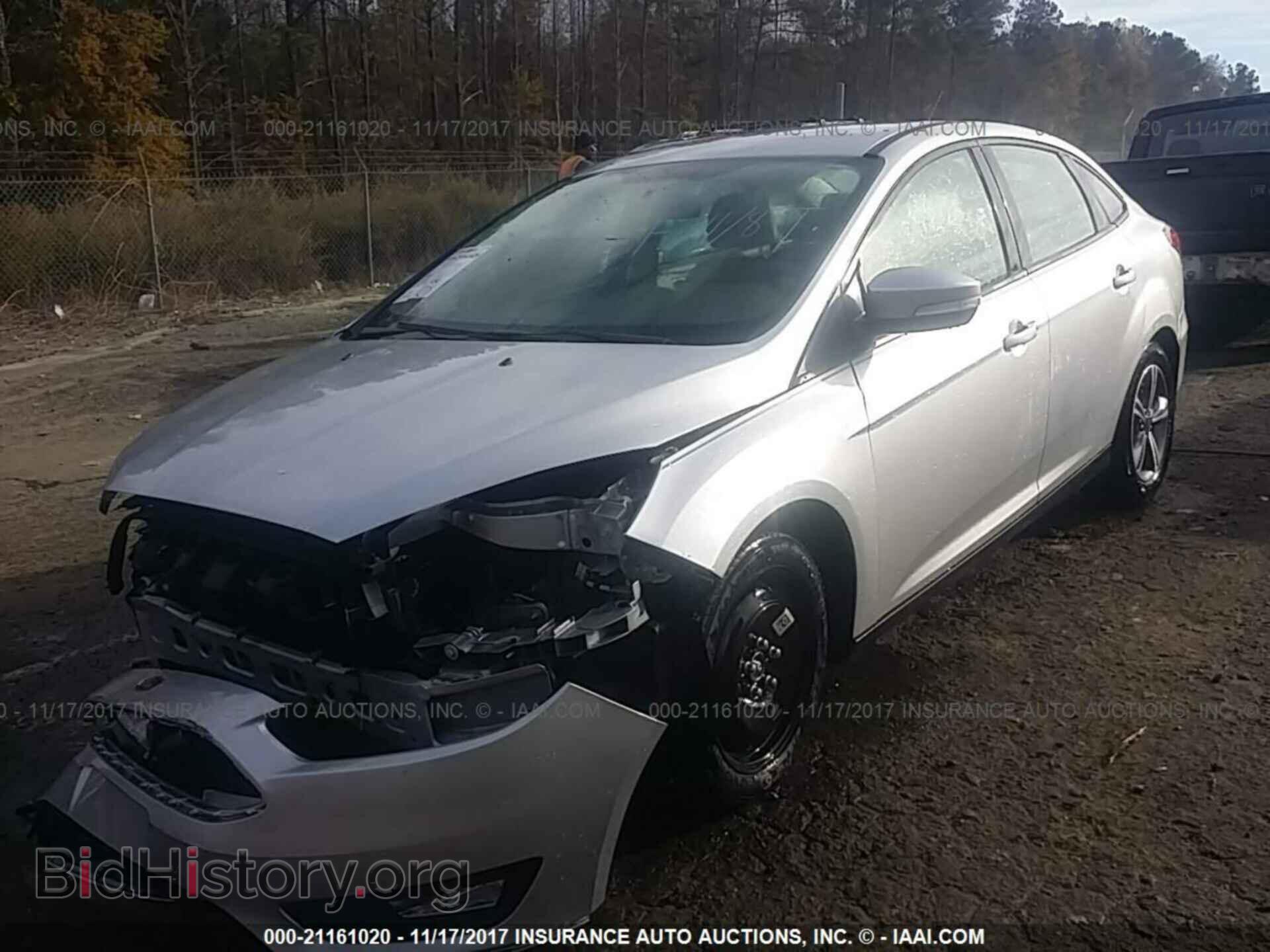 2017 Ford Focus - VIN: 1FADP3FE9HL289638 - Photo 2