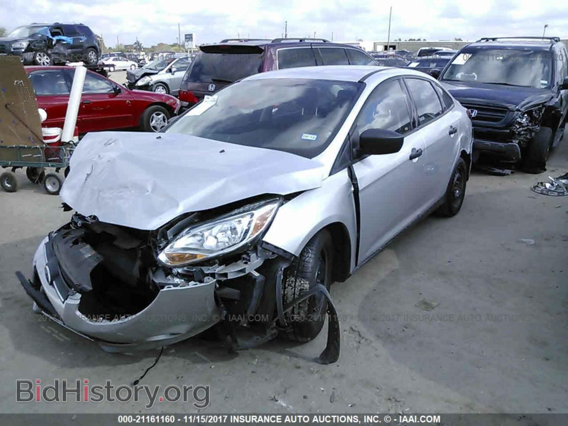 2014 Ford Focus - VIN: 1FADP3E25EL362233 - Фото 2