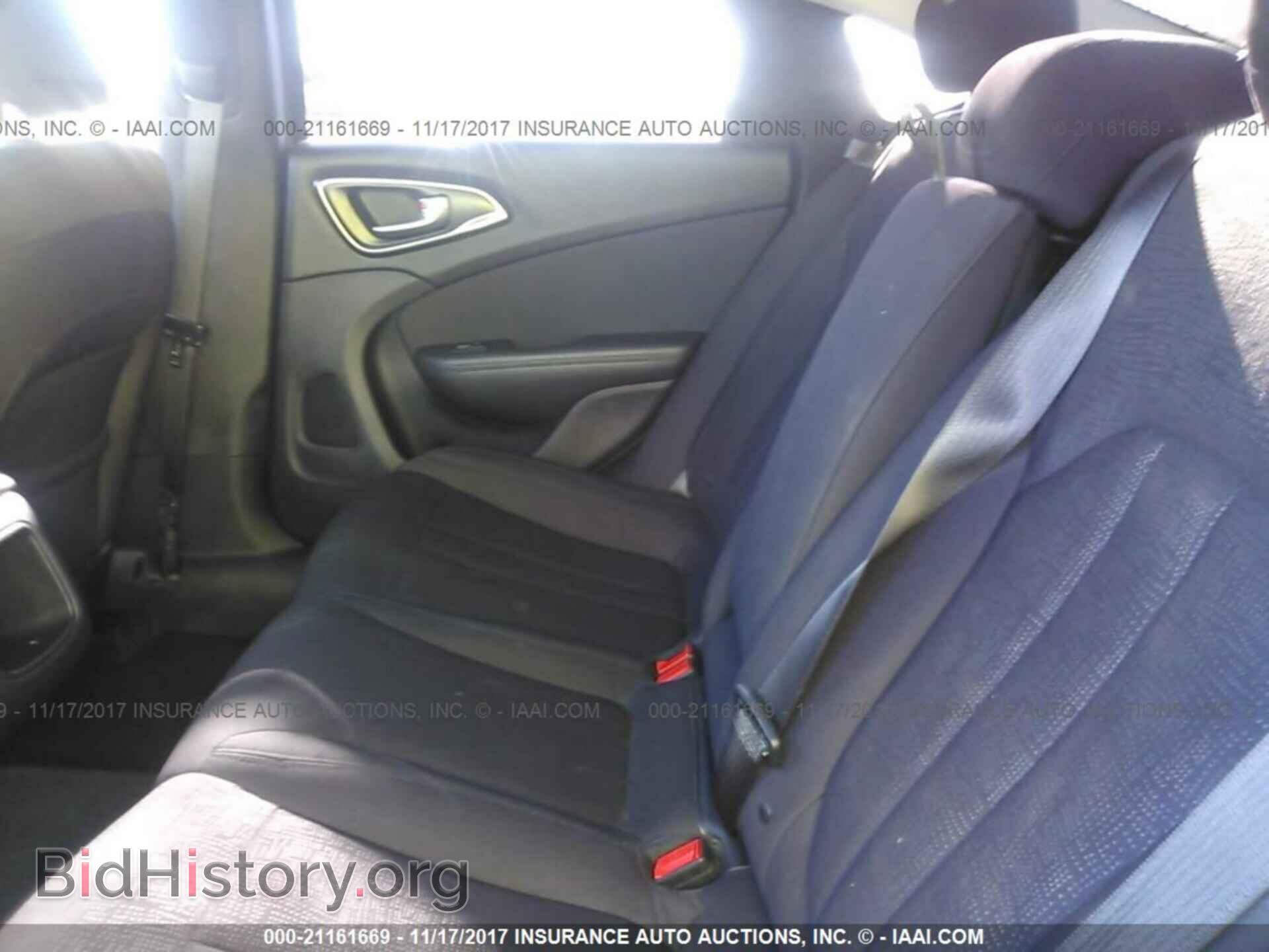 2016 Chrysler 200 - VIN: 1C3CCCAB0GN112725 - Photo 8