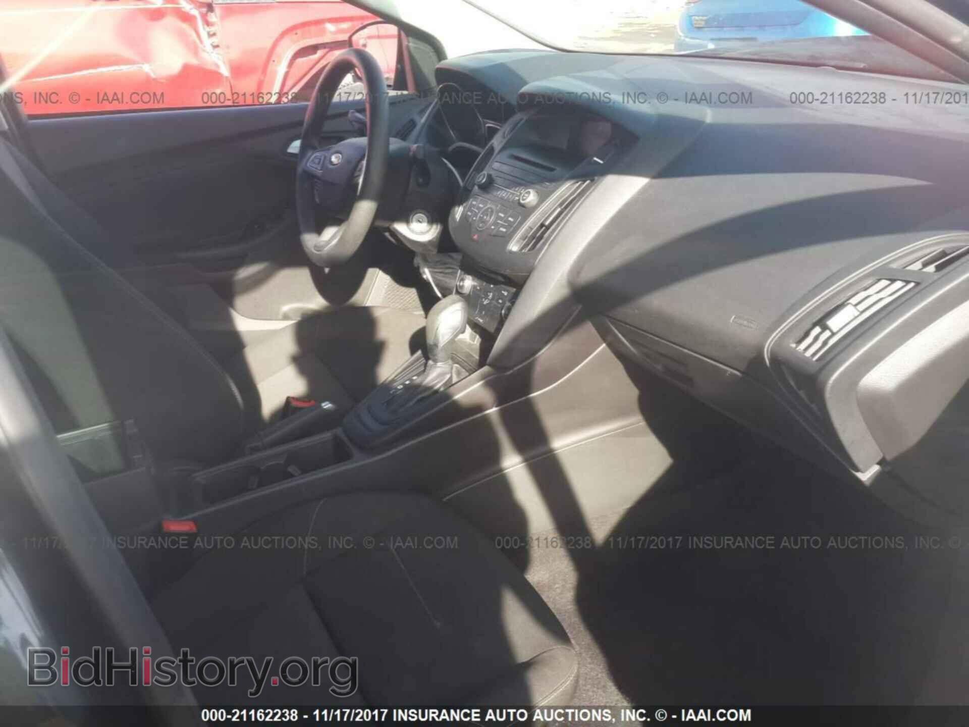 2017 Ford Focus - VIN: 1FADP3F26HL237146 - Photo 5