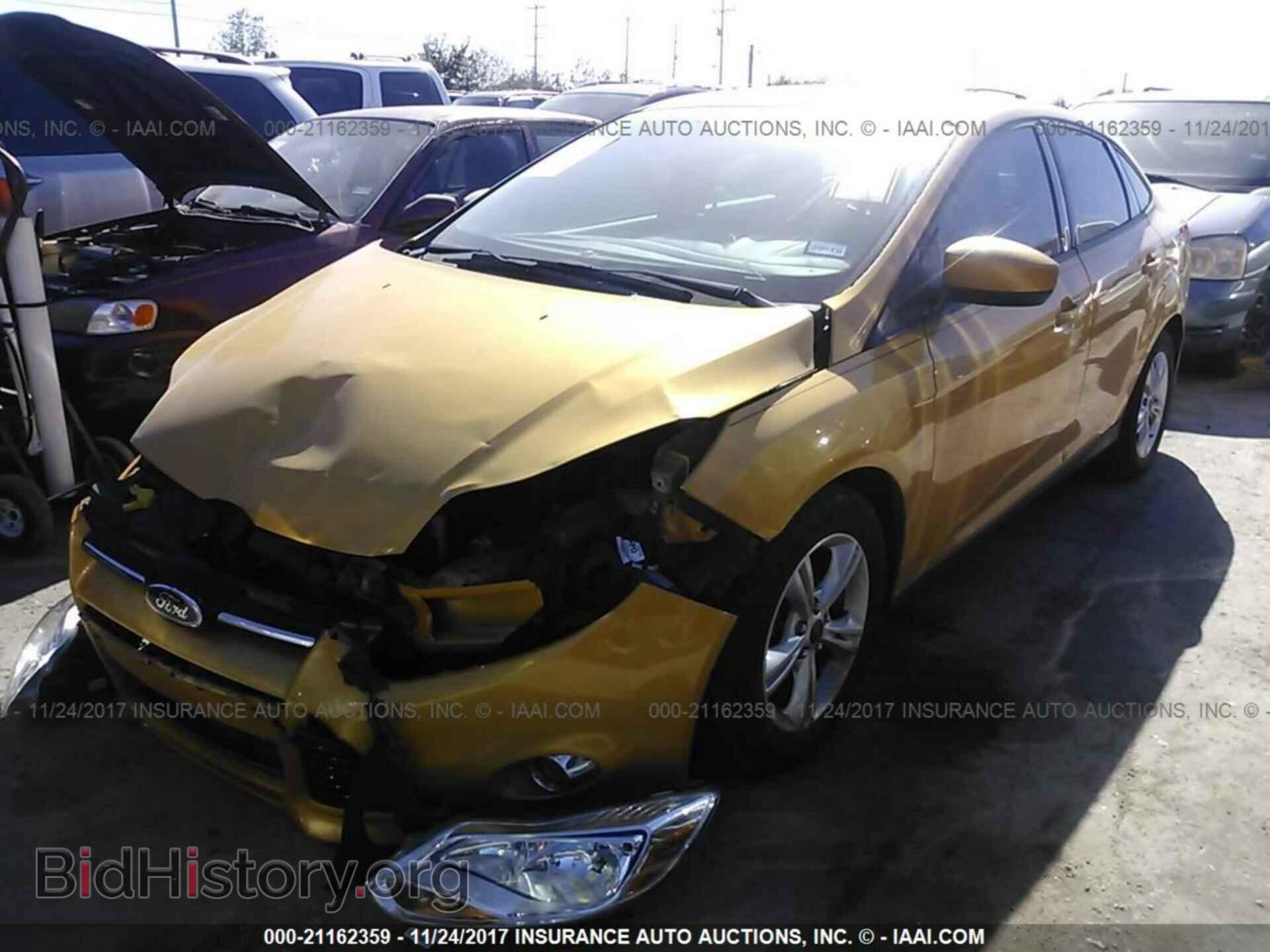 2012 Ford Focus - VIN: 1FAHP3F24CL377836 - Photo 2