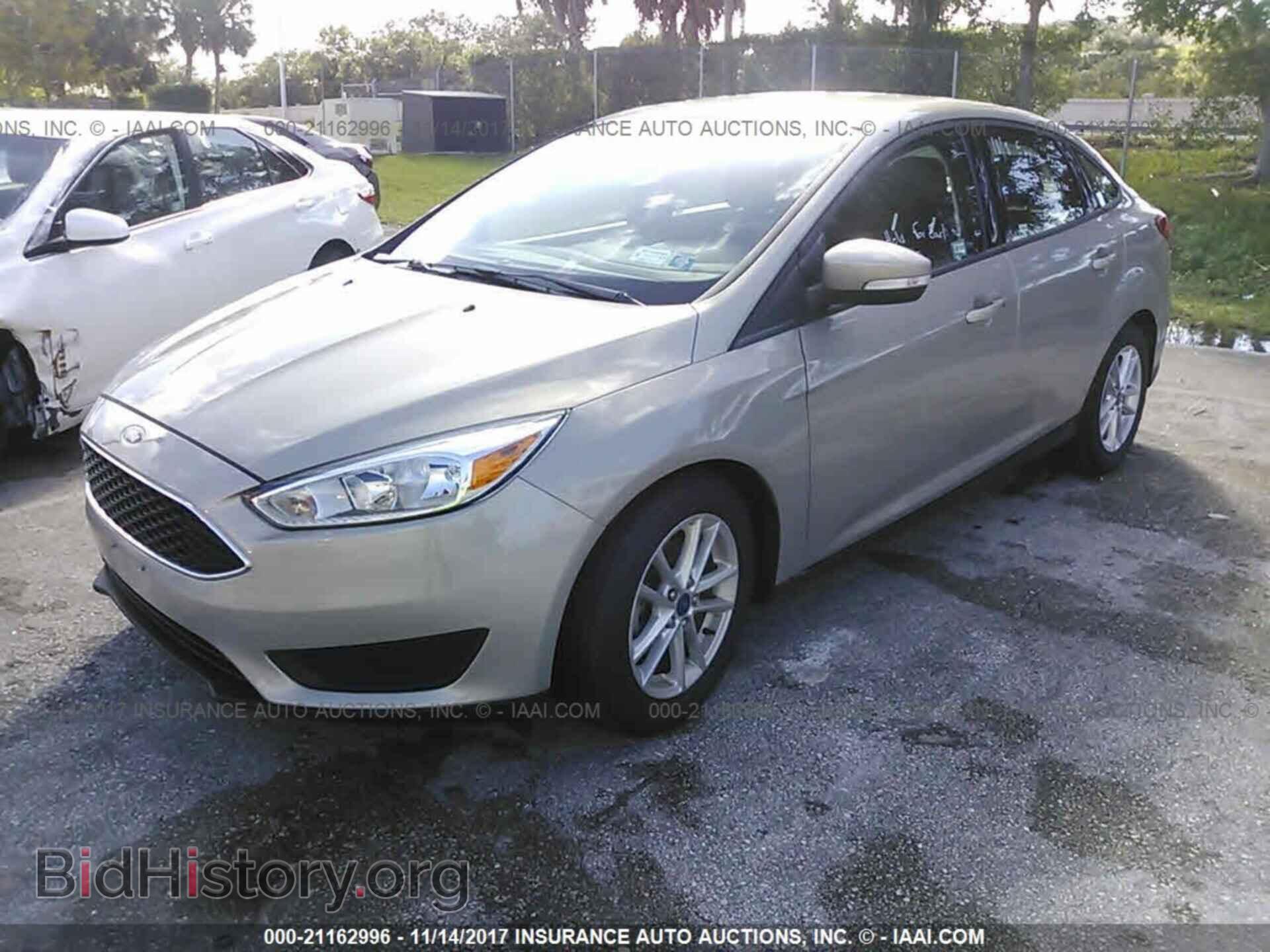 2016 Ford Focus - VIN: 1FADP3F20GL348435 - Photo 2