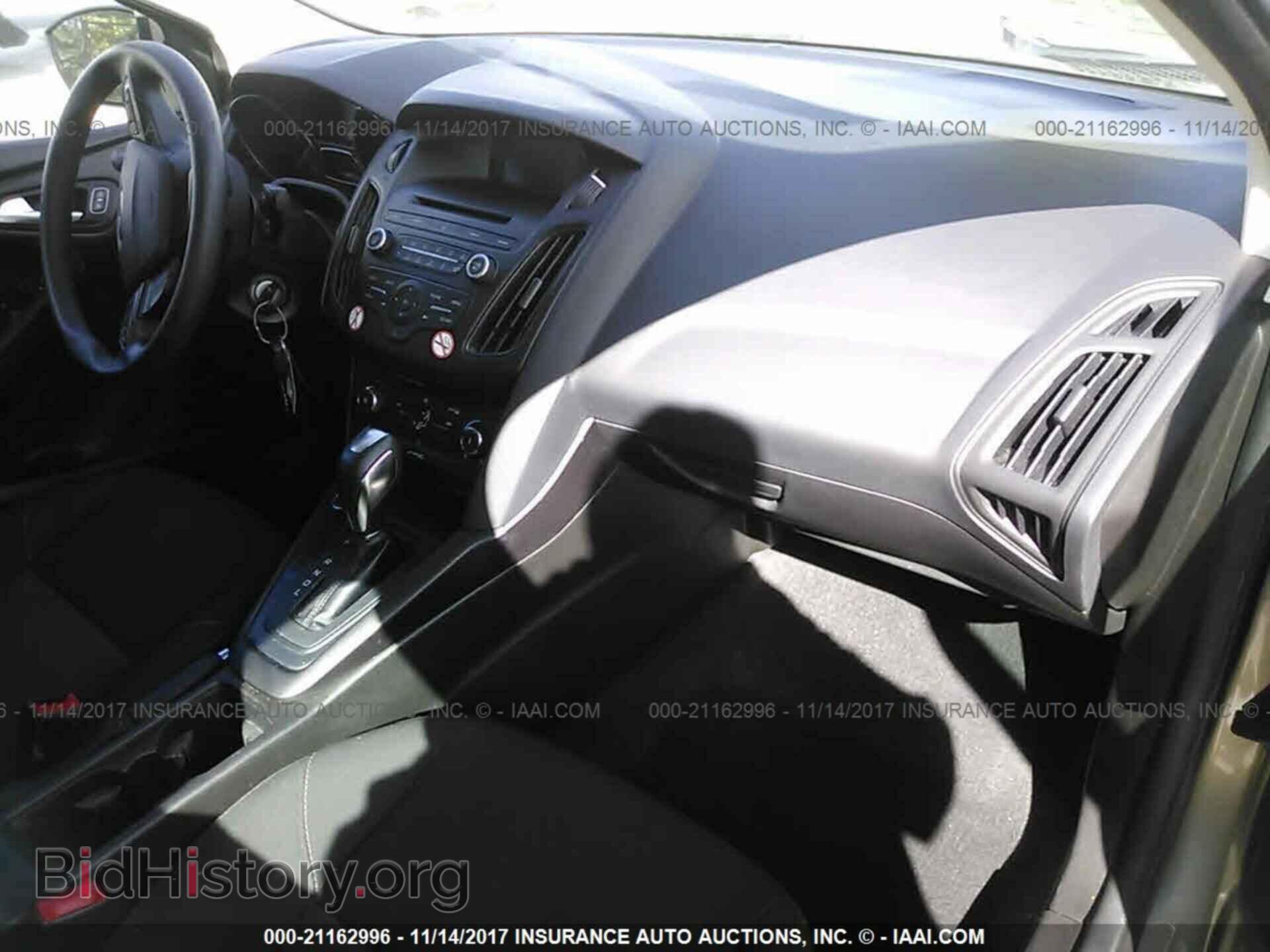 2016 Ford Focus - VIN: 1FADP3F20GL348435 - Photo 5