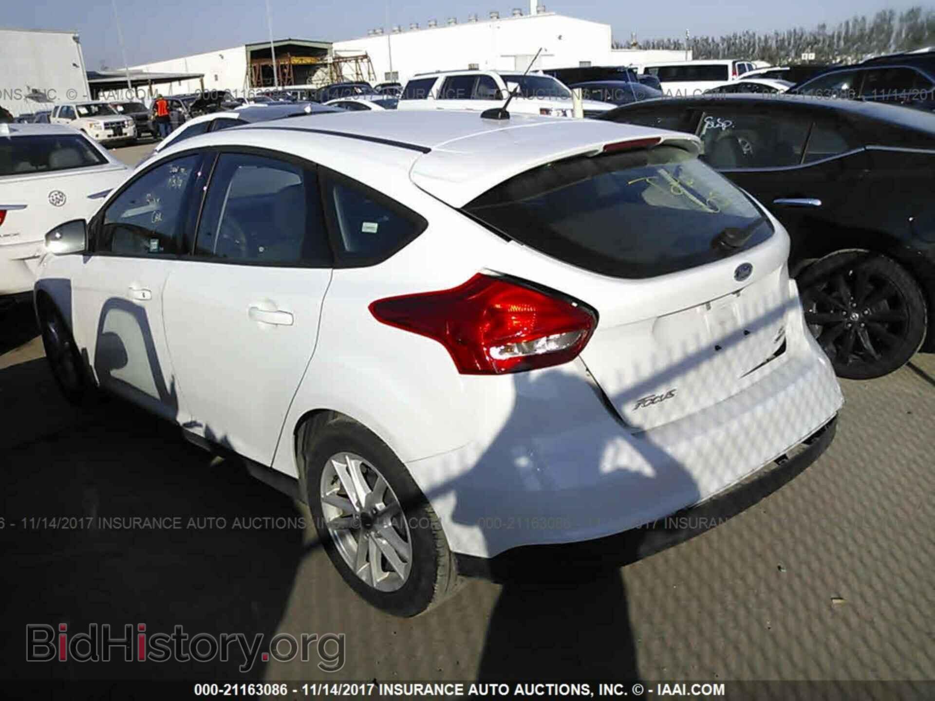 2016 Ford Focus - VIN: 1FADP3K27GL338992 - Photo 3