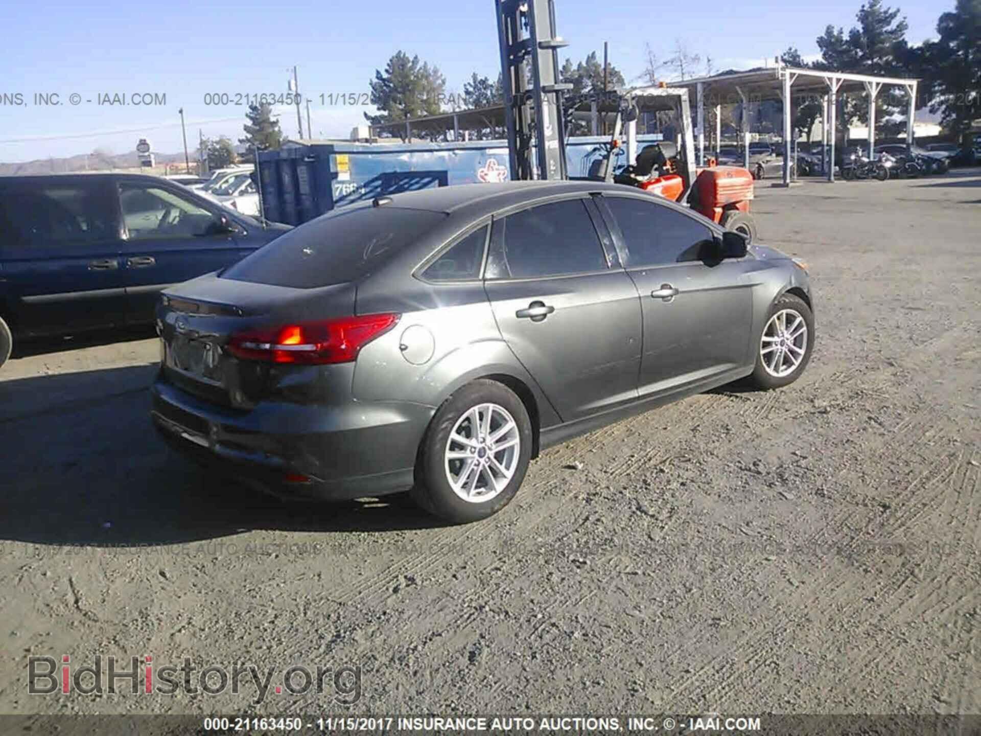 2016 Ford Focus - VIN: 1FADP3F22GL395790 - Фото 4