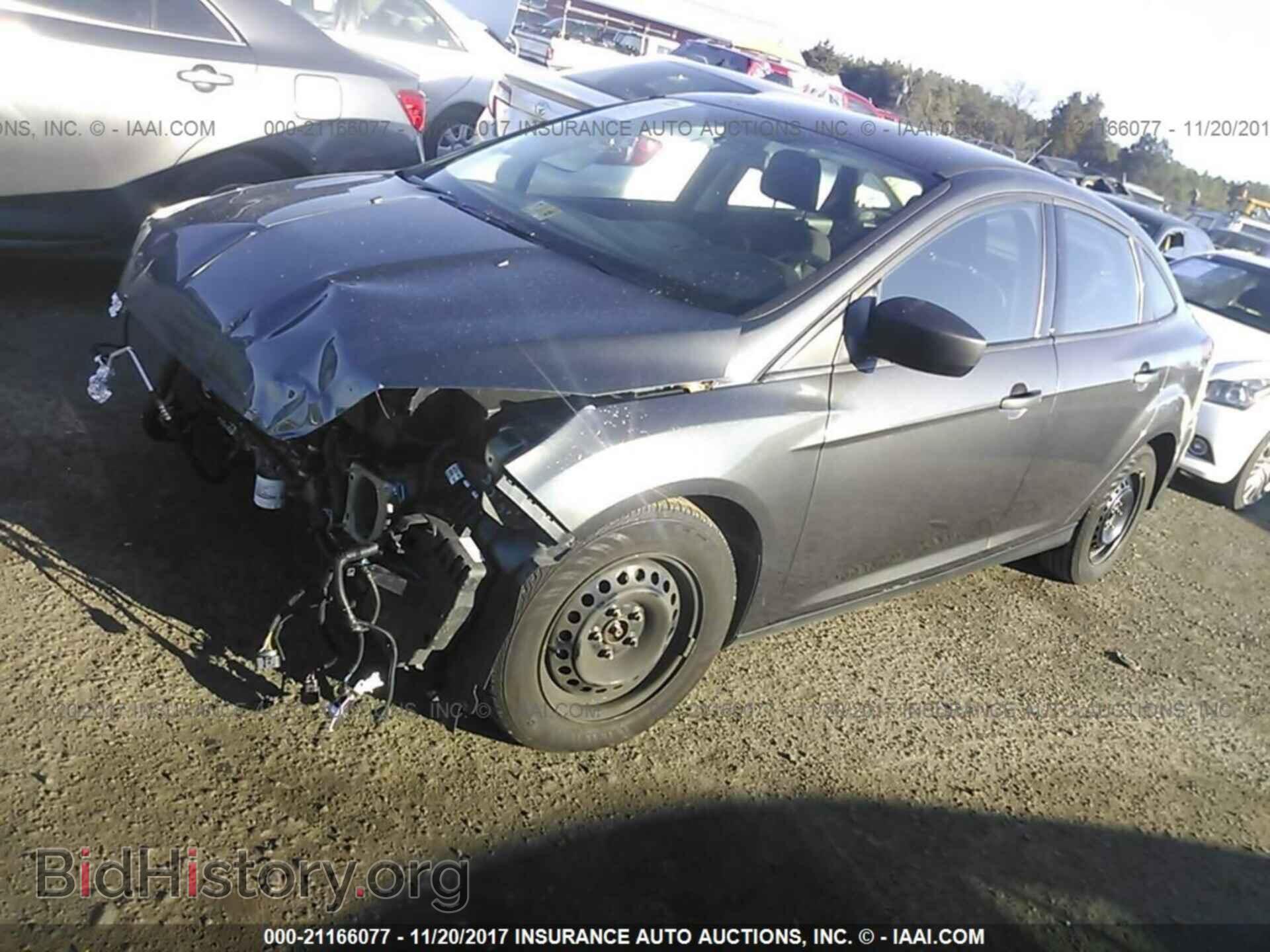 2017 Ford Focus - VIN: 1FADP3E23HL202789 - Photo 2