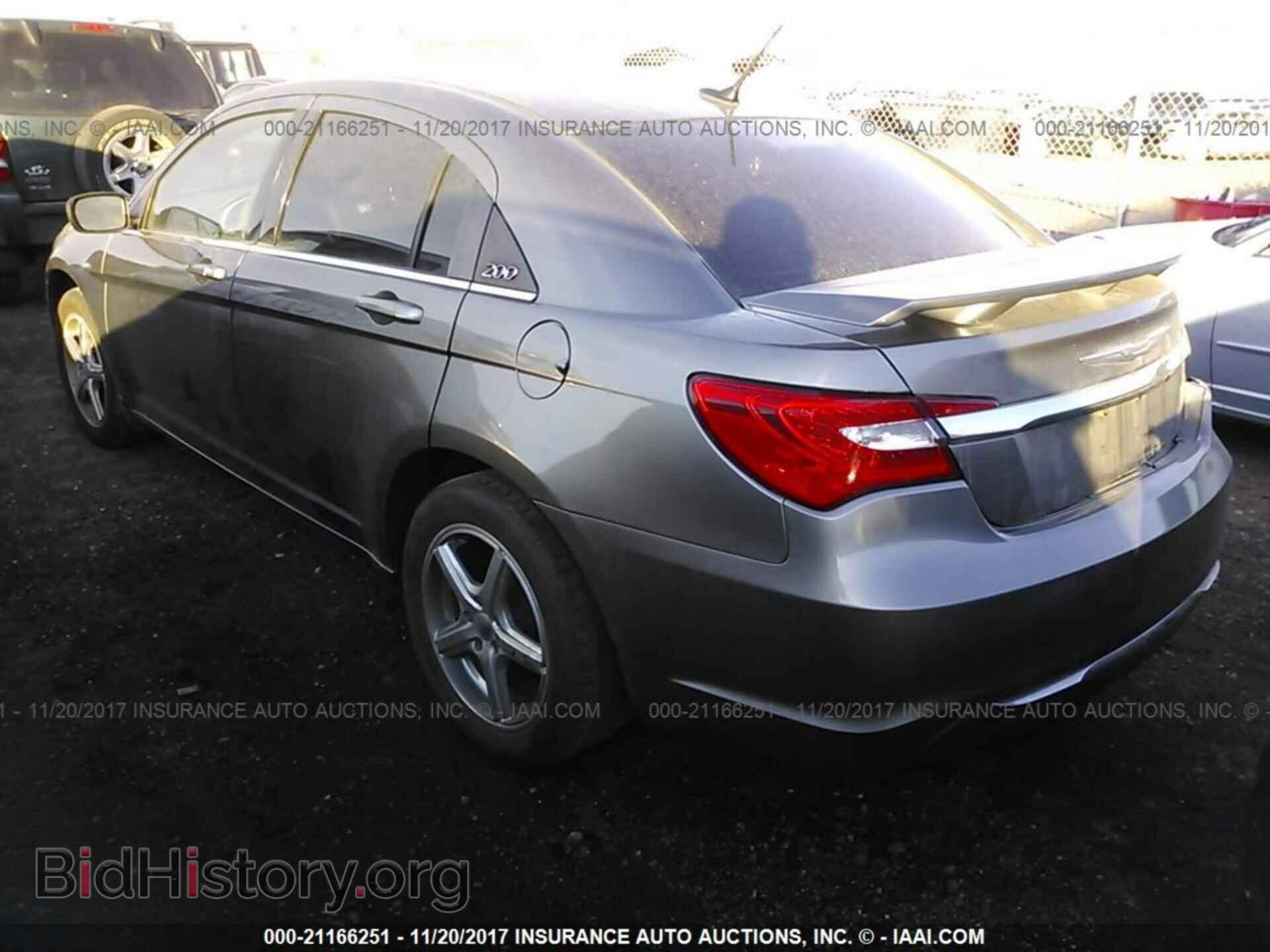 2013 Chrysler 200 - VIN: 1C3CCBABXDN670829 - Фото 3