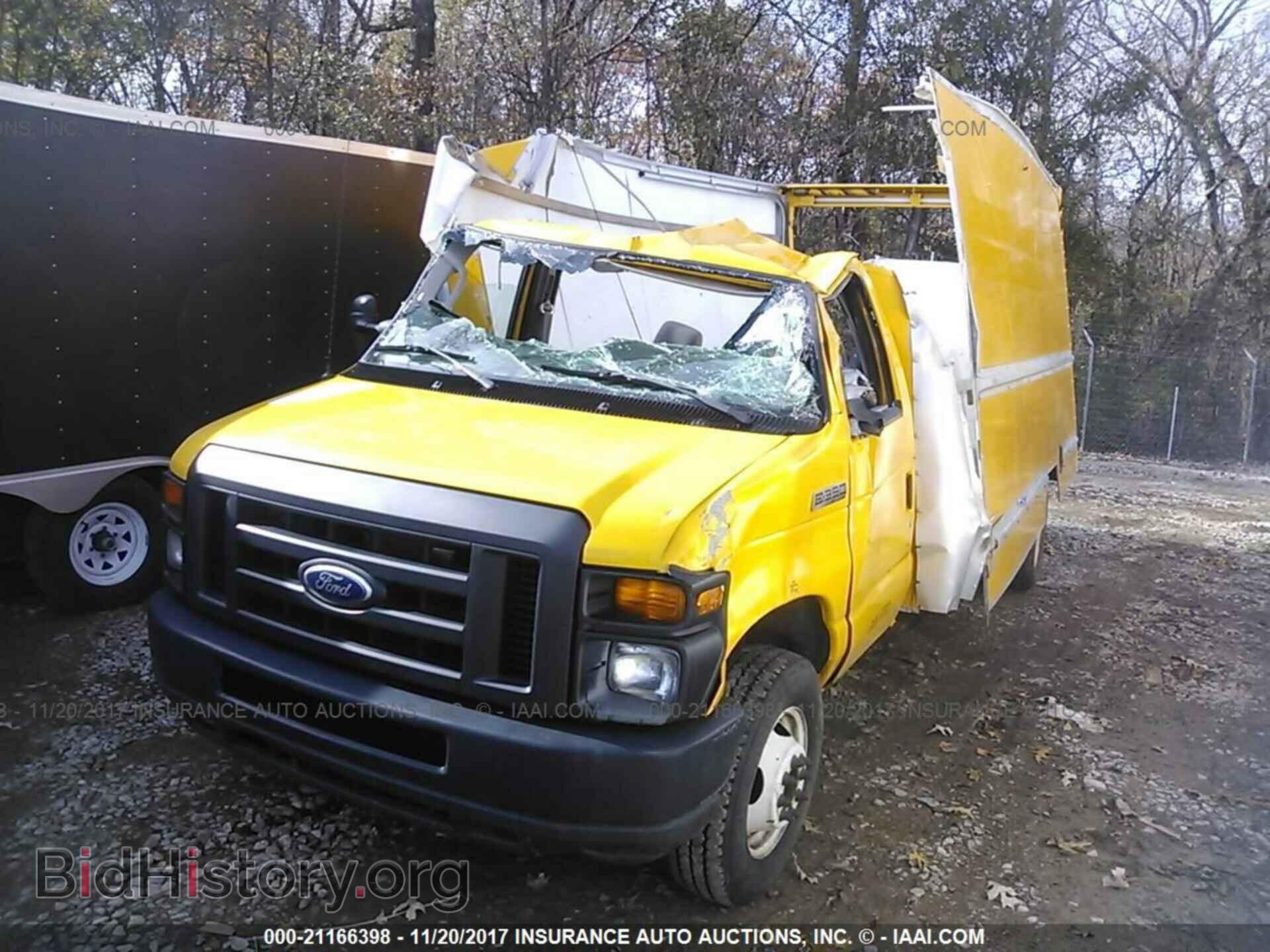 2014 Ford Econoline - VIN: 1FDWE3FS9EDA61736 - Фото 2