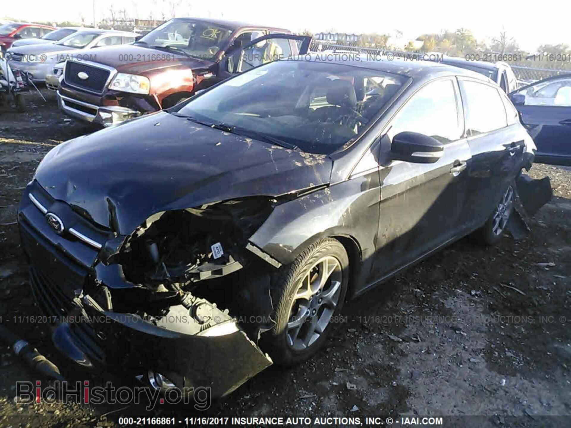 2013 Ford Focus - VIN: 1FADP3F28DL106228 - Фото 2