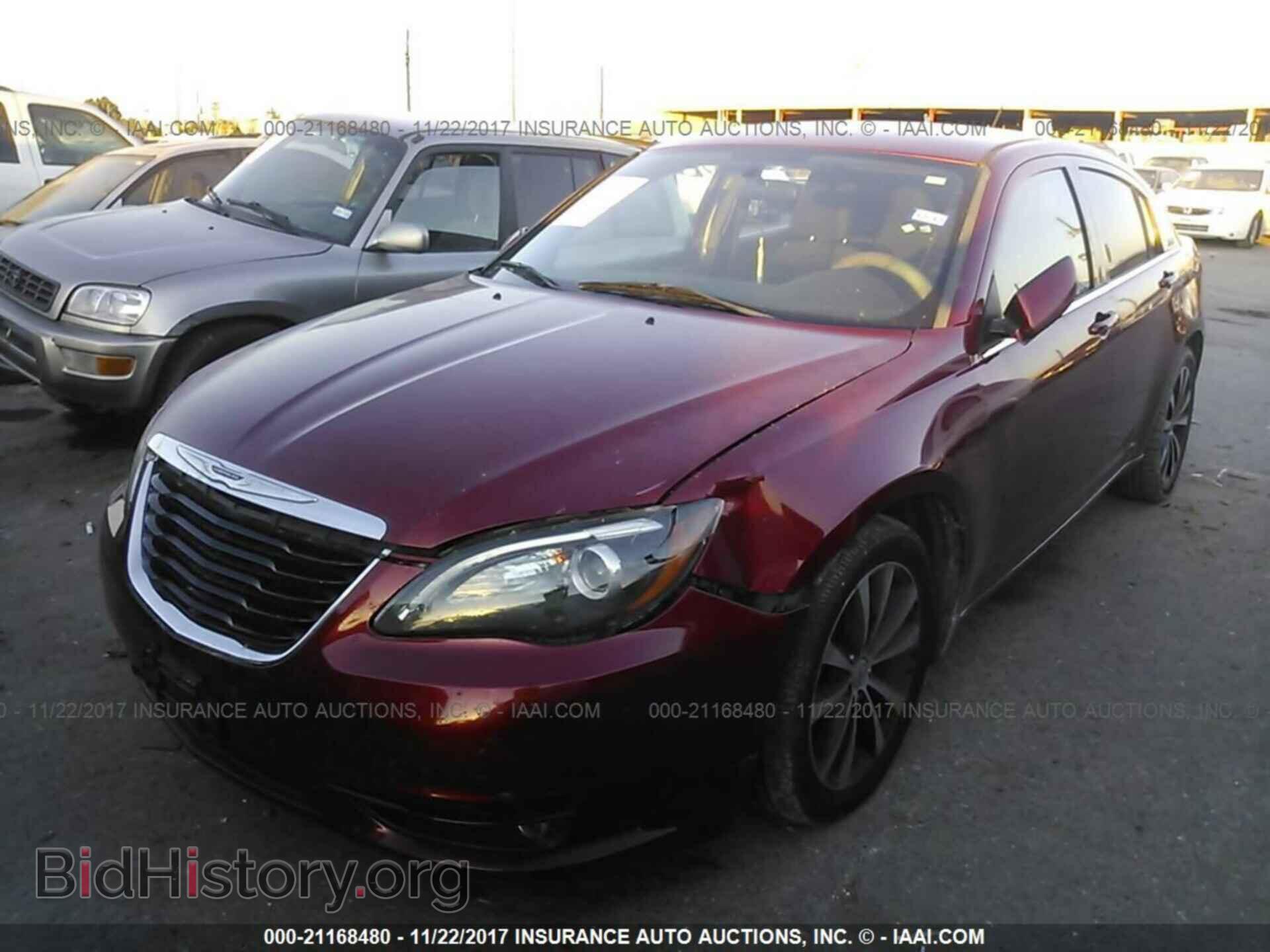 2013 Chrysler 200 - VIN: 1C3CCBBG6DN747402 - Photo 2