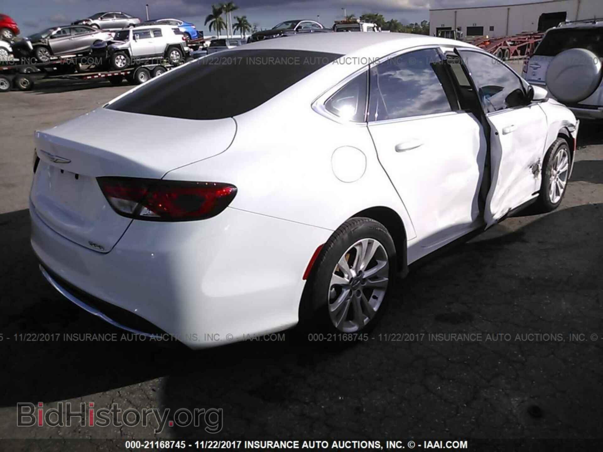 2015 Chrysler 200 - VIN: 1C3CCCAB4FN579757 - Photo 4
