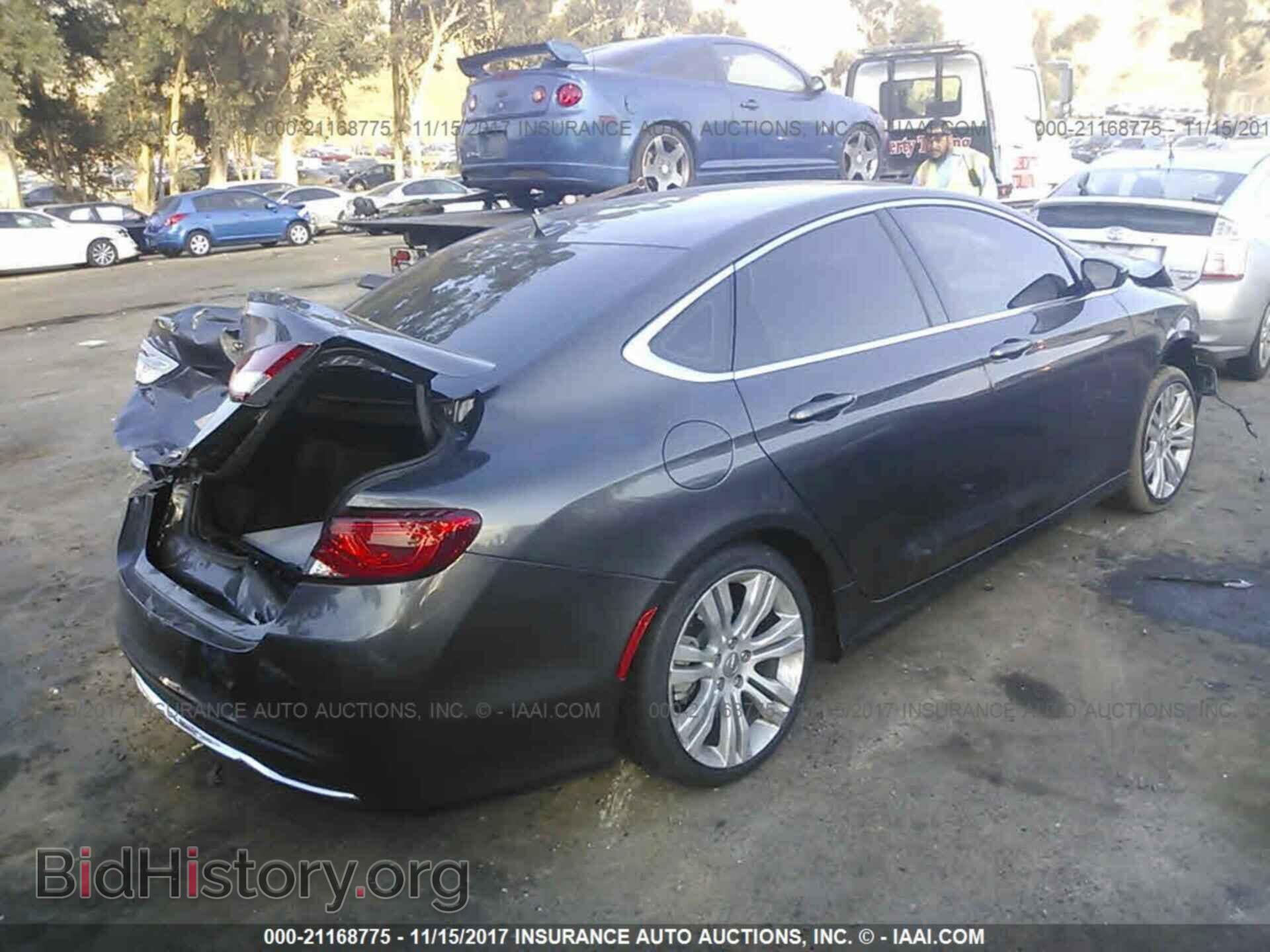 2016 Chrysler 200 - VIN: 1C3CCCAB9GN147229 - Photo 4