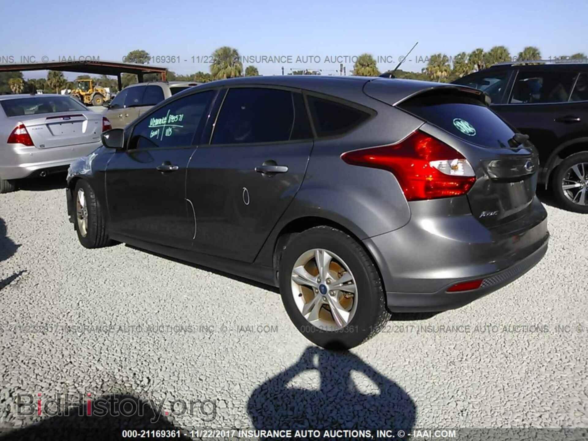 2012 Ford Focus - VIN: 1FAHP3K24CL254656 - Photo 3