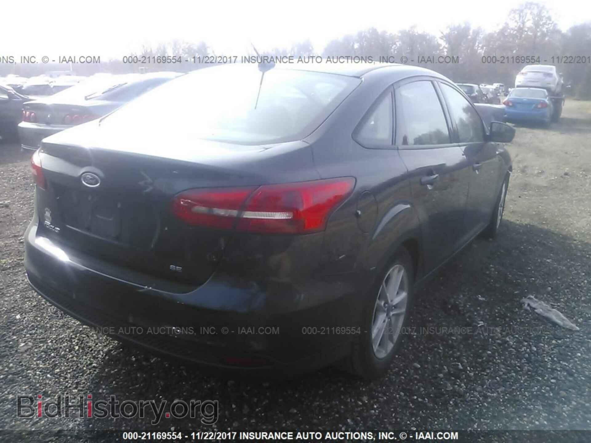2015 Ford Focus - VIN: 1FADP3F27FL228209 - Photo 4