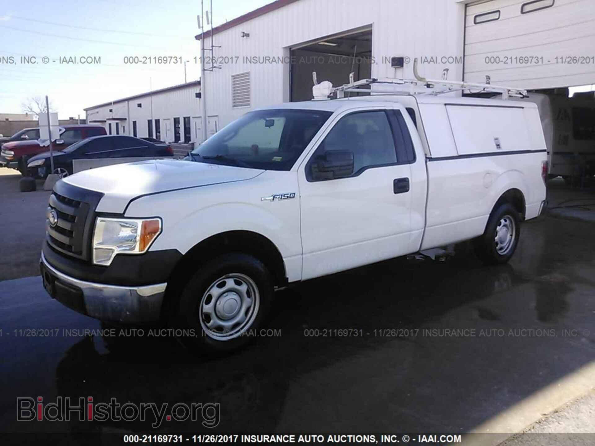 2011 Ford F150 - VIN: 1FTMF1CM0BKD82302 - Фото 2