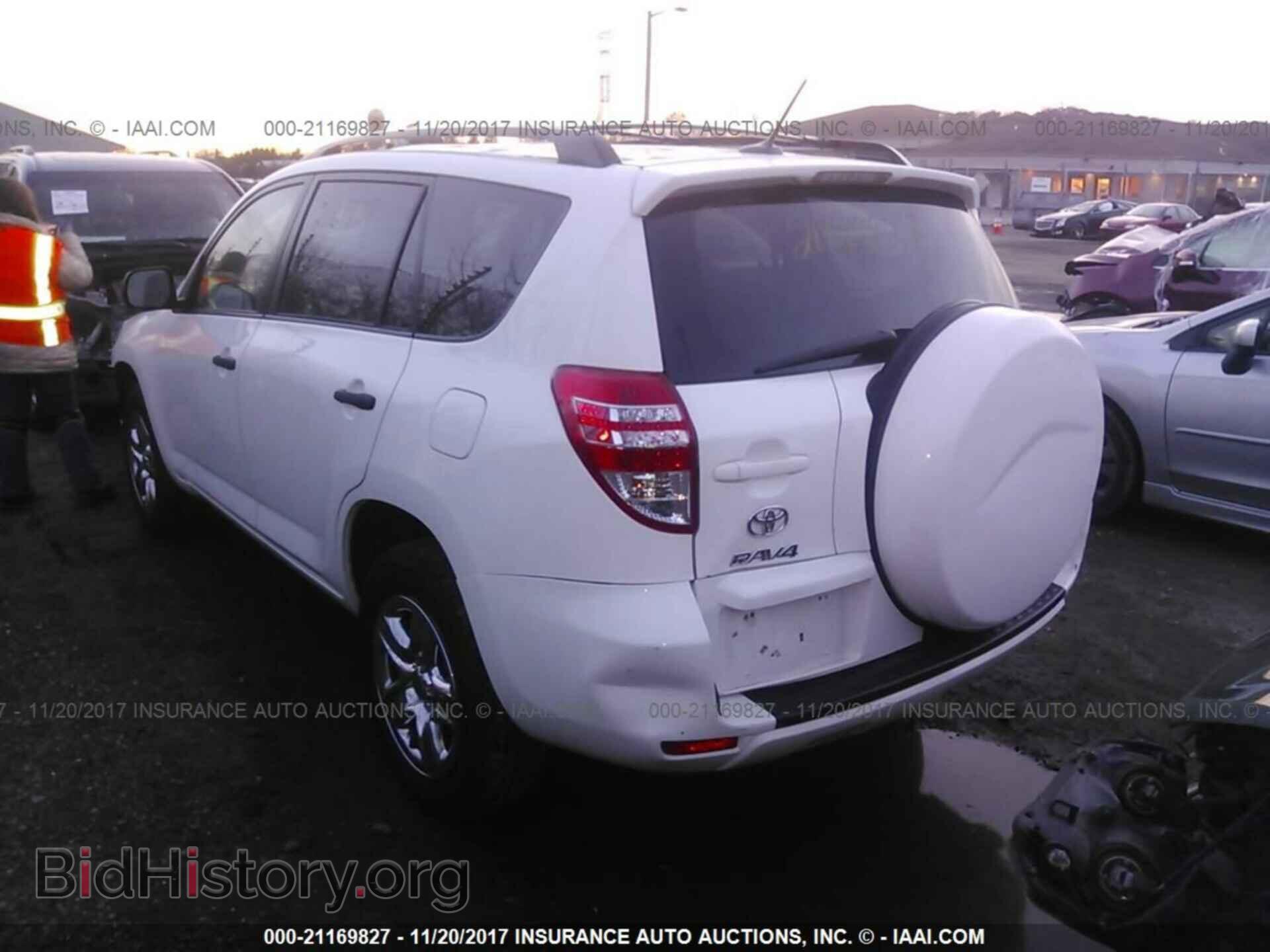 2011 Toyota Rav4 - VIN: JTMBF4DV5BD040722 - Фото 3