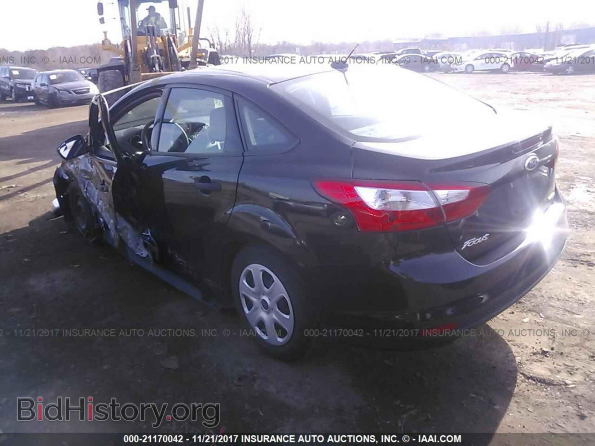 2014 Ford Focus - VIN: 1FADP3E24EL193368 - Photo 3