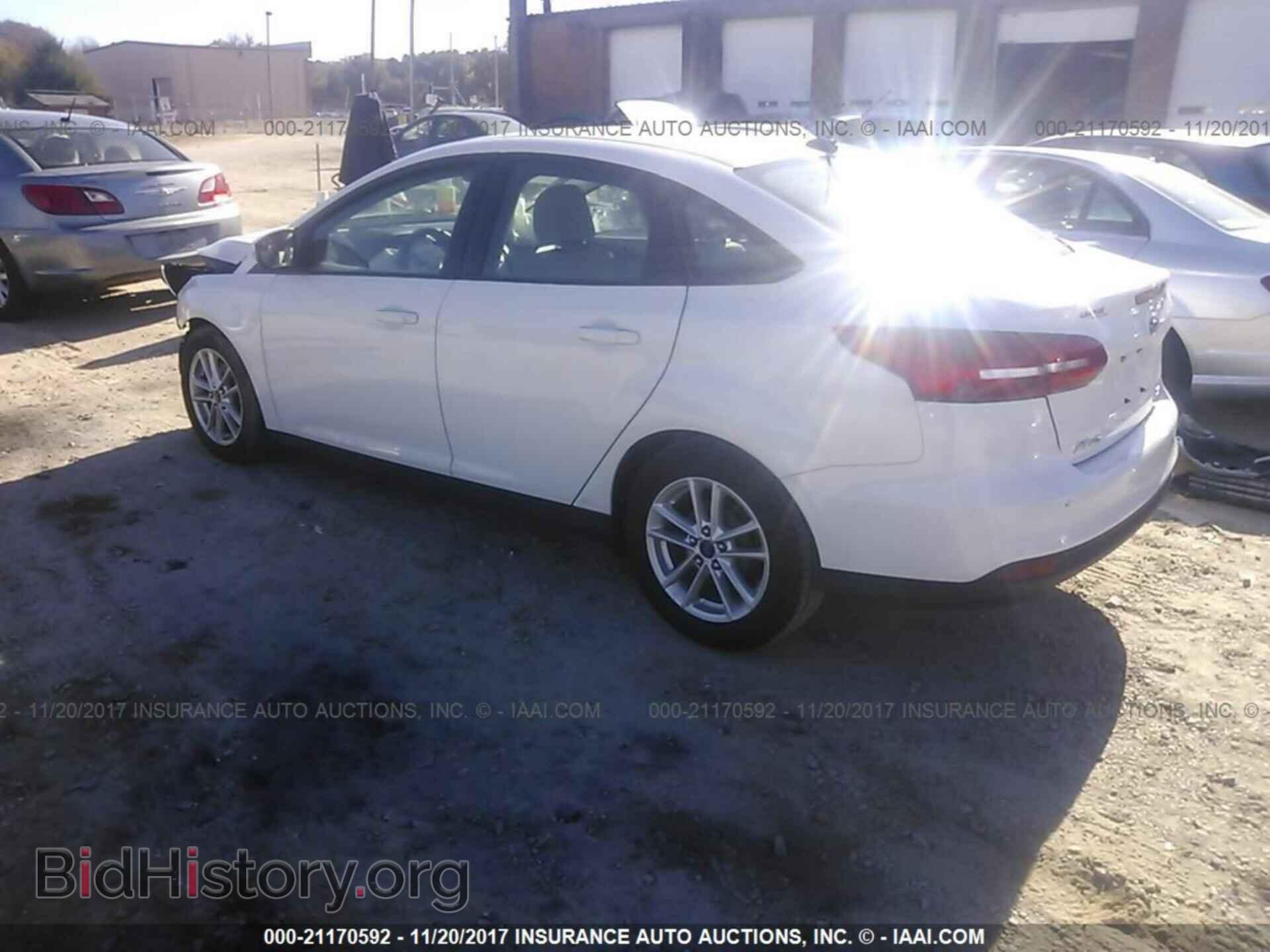 2016 Ford Focus - VIN: 1FADP3F23GL214406 - Photo 3