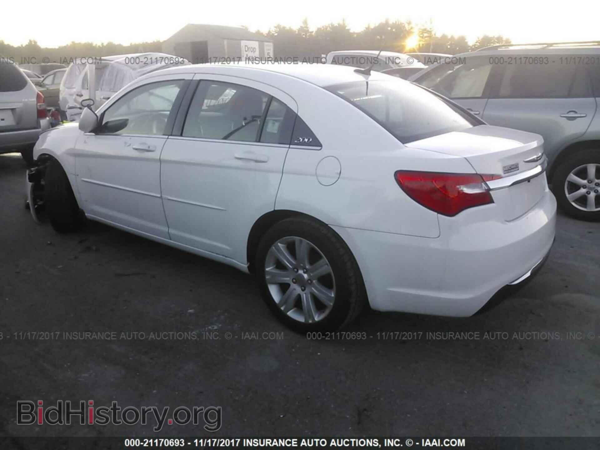 2013 Chrysler 200 - VIN: 1C3CCBBB7DN656773 - Photo 3