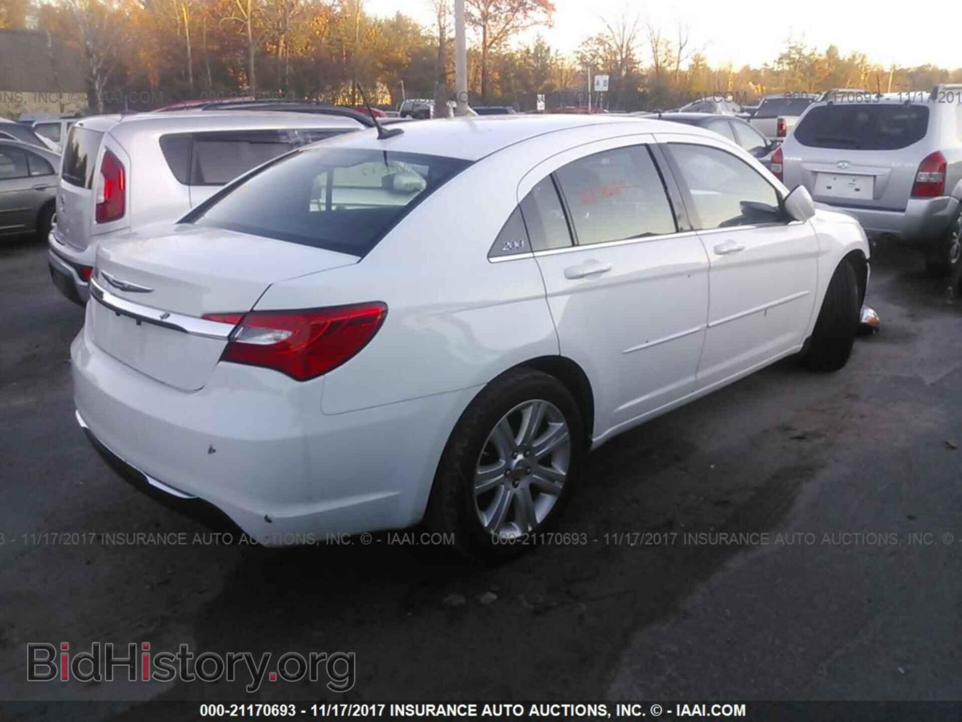 2013 Chrysler 200 - VIN: 1C3CCBBB7DN656773 - Photo 4