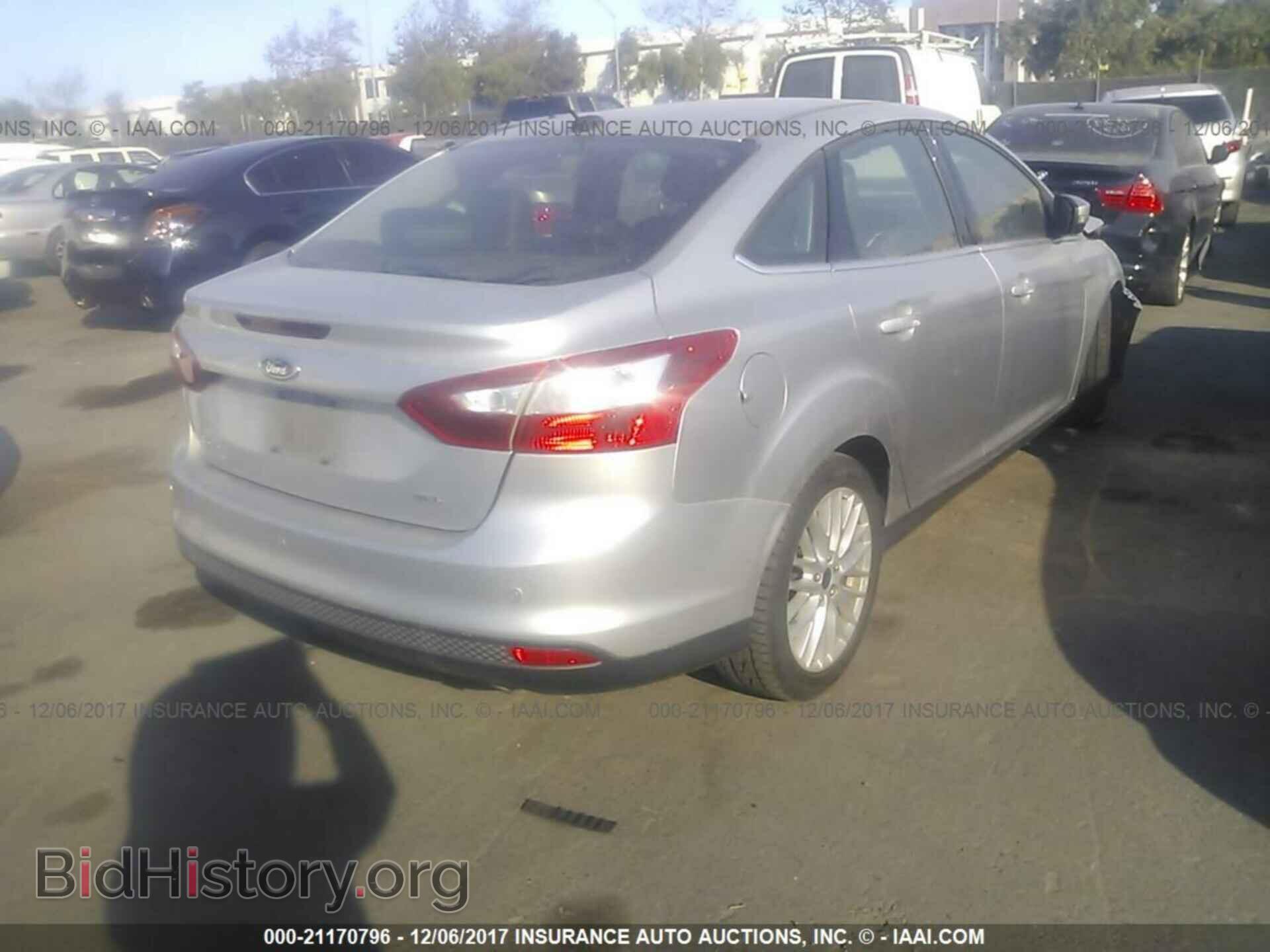 2012 Ford Focus - VIN: 1FAHP3H21CL349957 - Photo 4