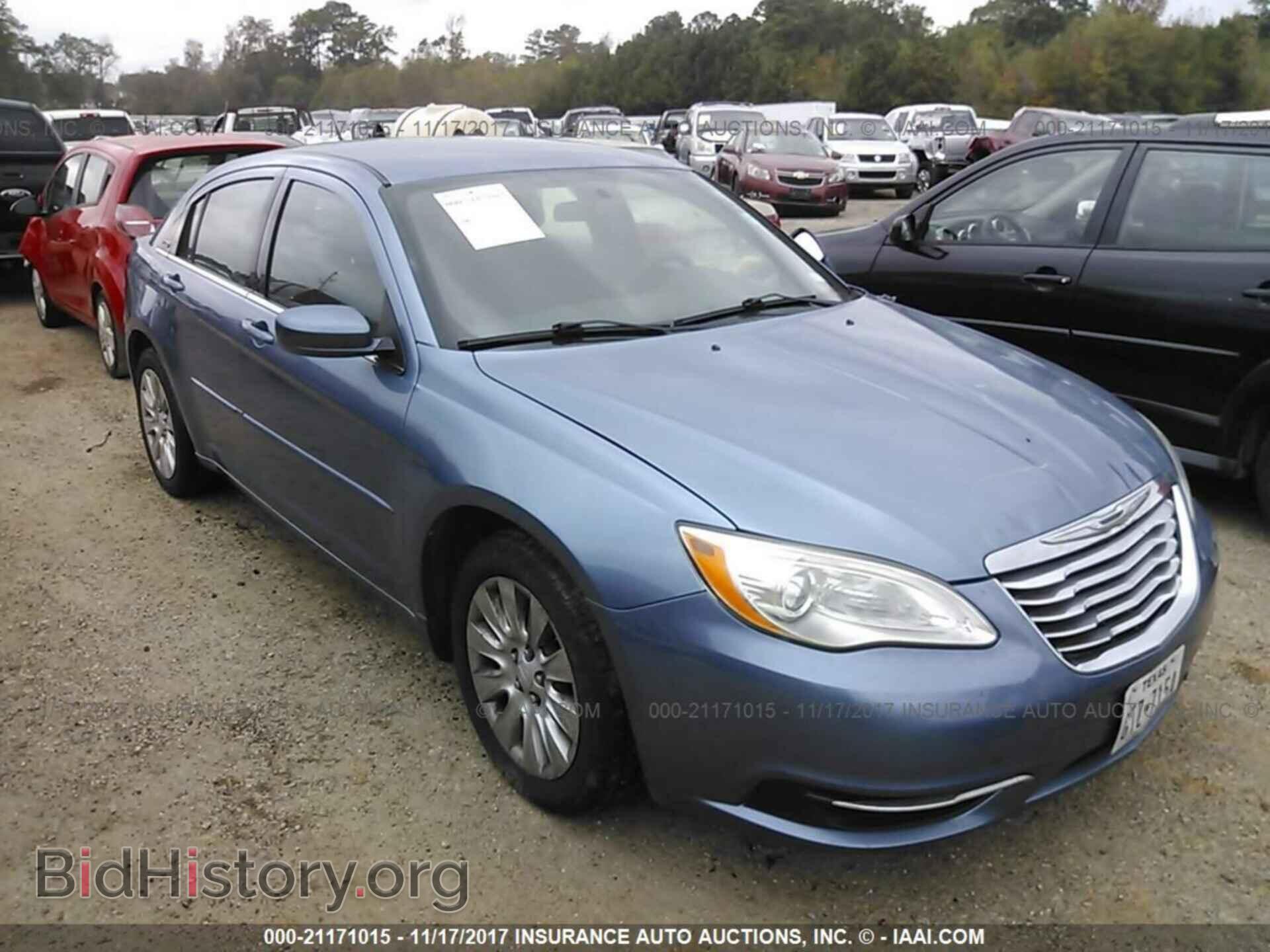 Photo 1C3BC4FB0BN538322 - Chrysler 200 2011