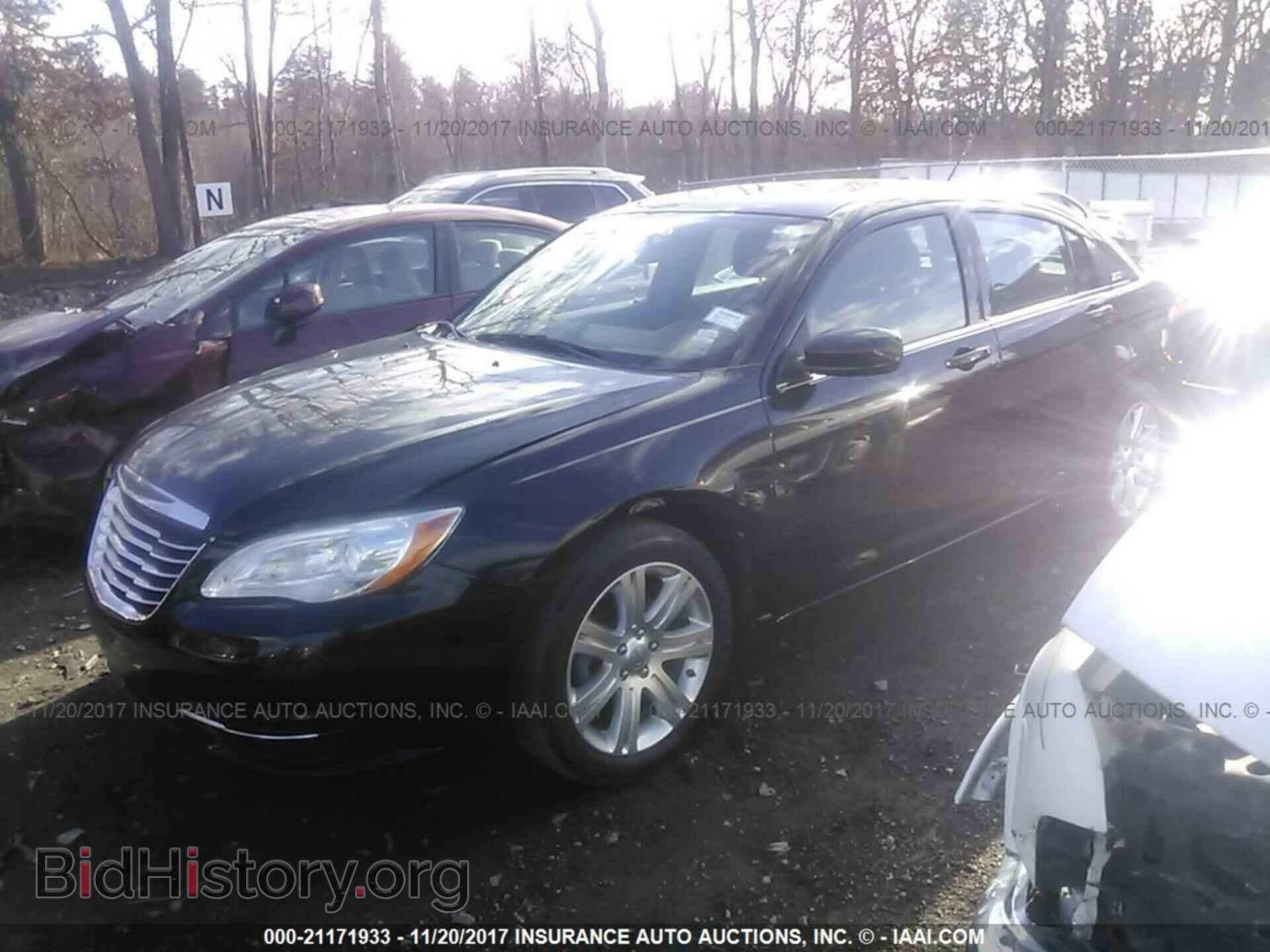 2013 Chrysler 200 - VIN: 1C3CCBAB3DN705081 - Photo 2