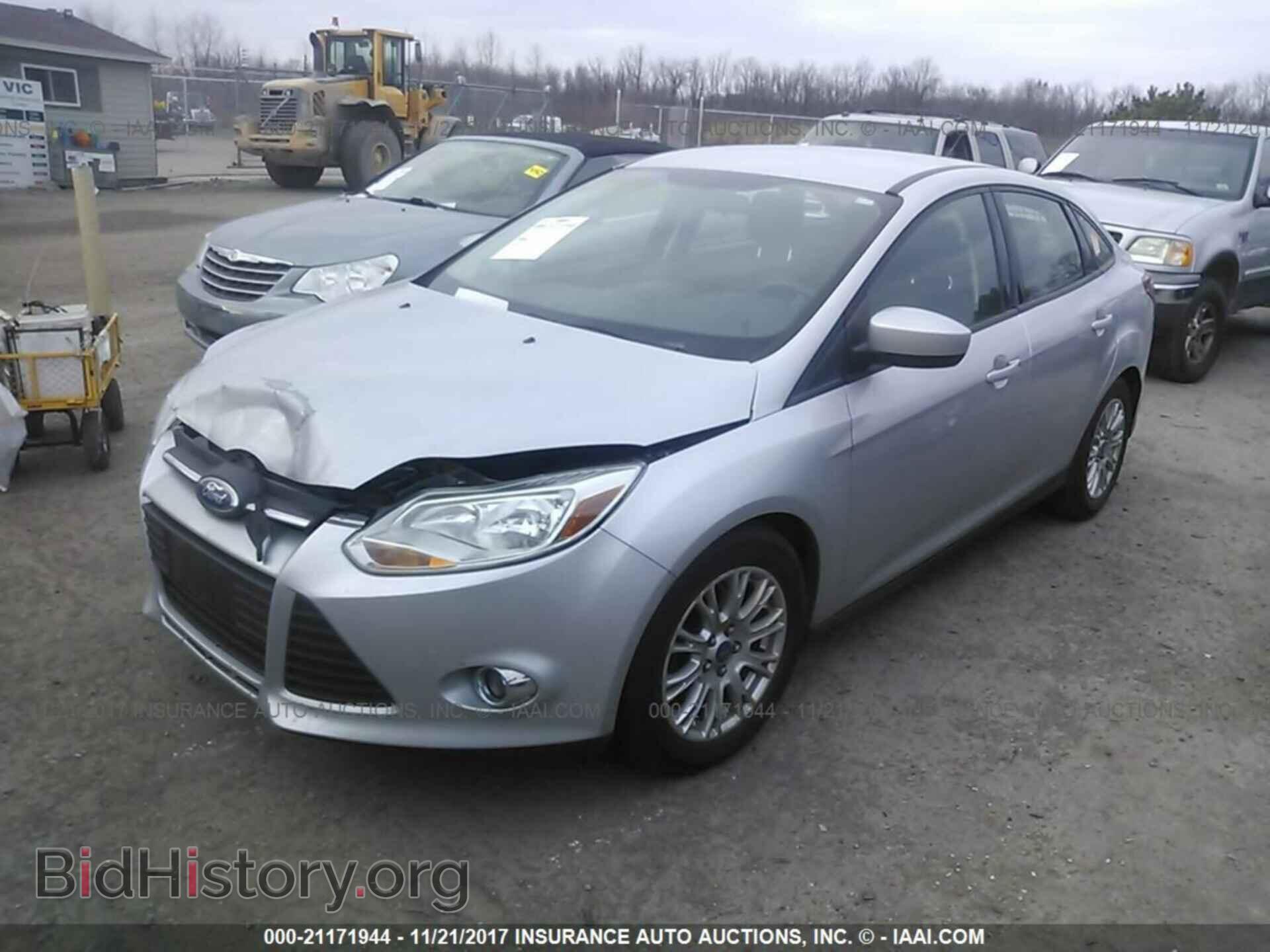 2012 Ford Focus - VIN: 1FAHP3F24CL179466 - Photo 2