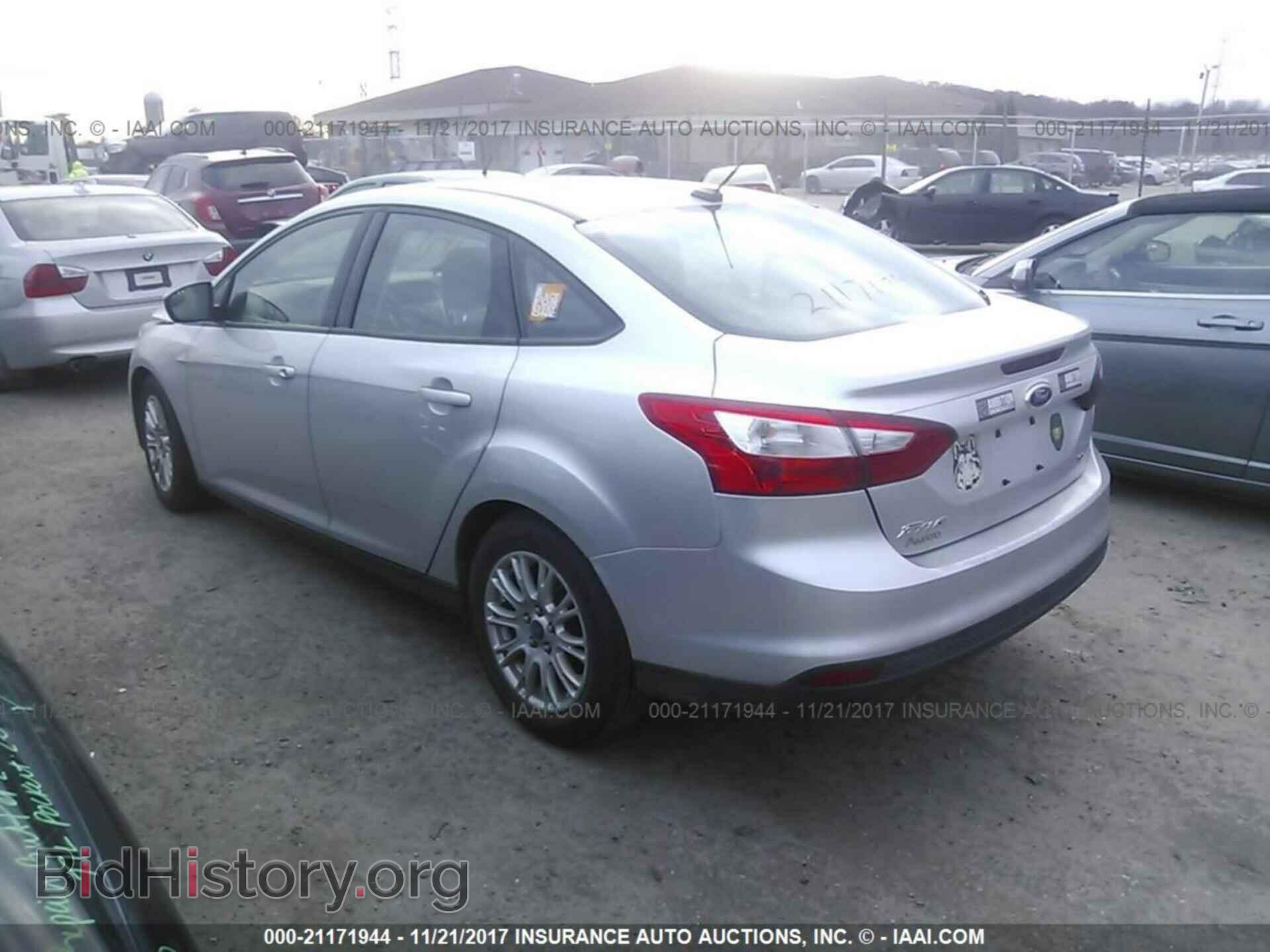 2012 Ford Focus - VIN: 1FAHP3F24CL179466 - Photo 3