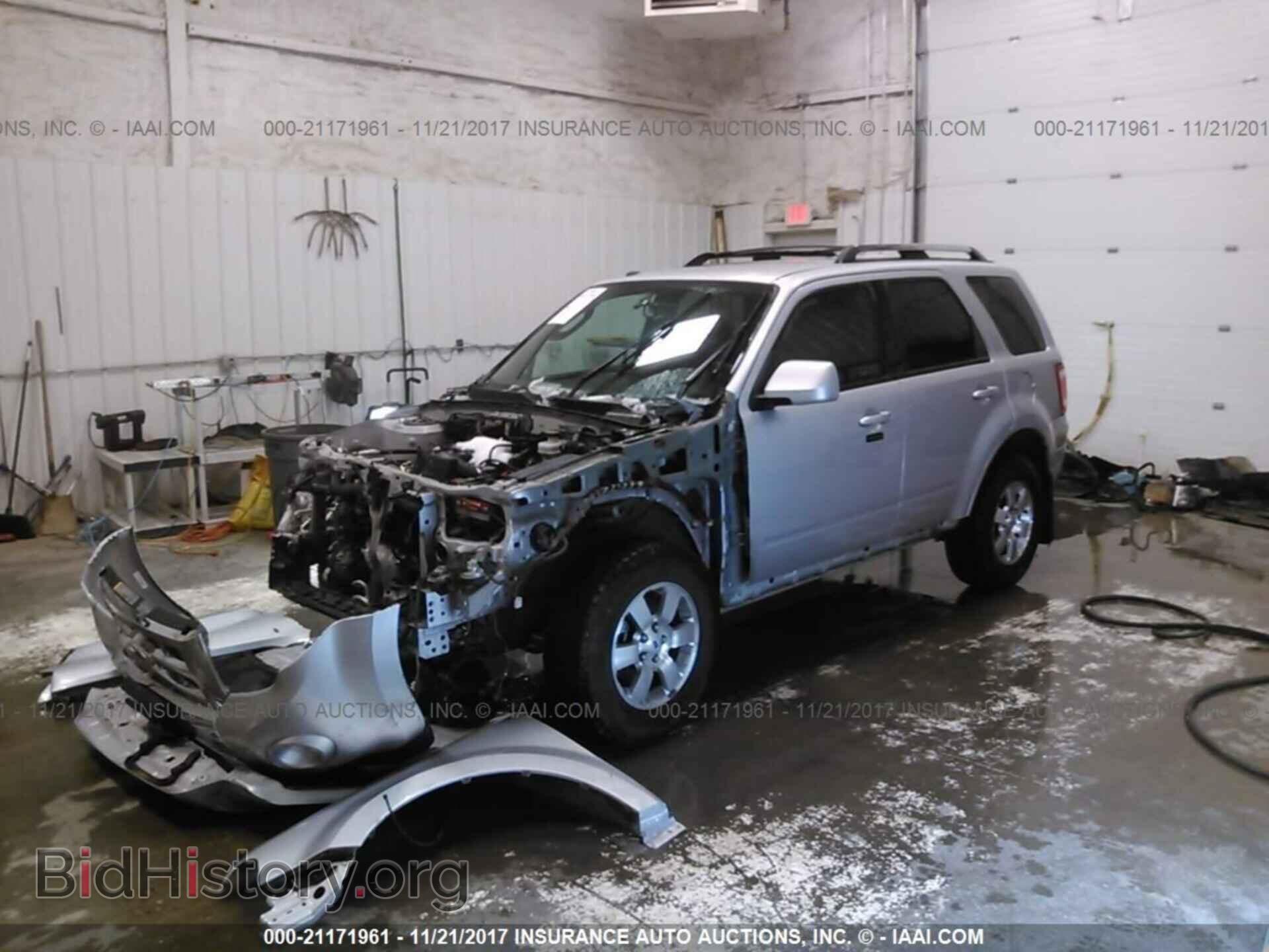 2011 Ford Escape - VIN: 1FMCU9EG3BKC11837 - Фото 2