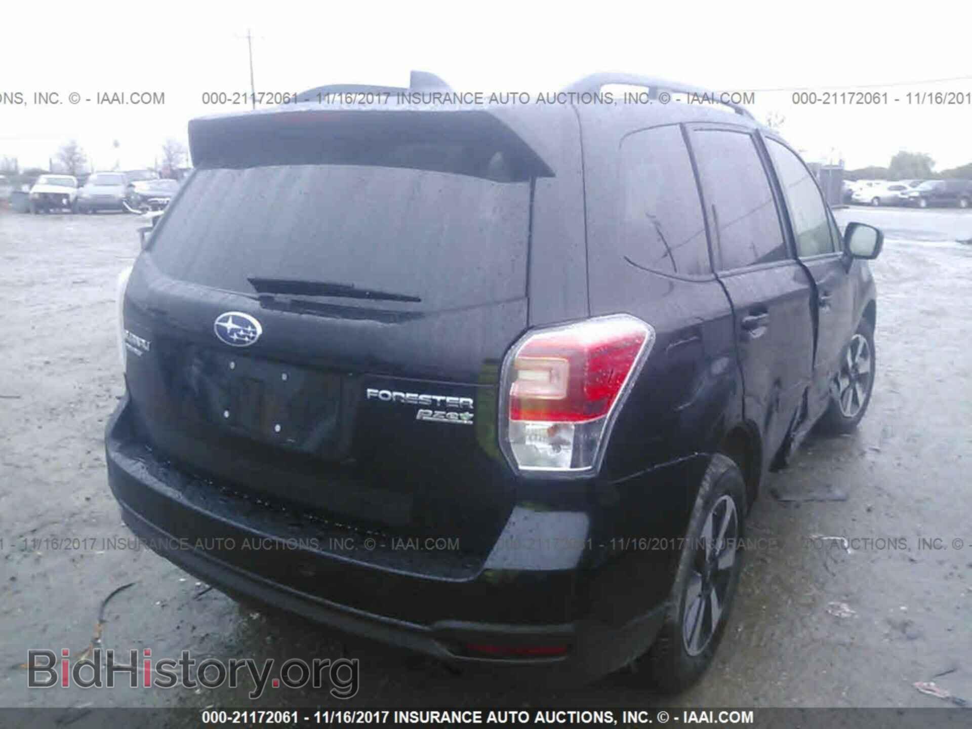 2017 Subaru Forester - VIN: JF2SJAGC6HH580087 - Фото 4