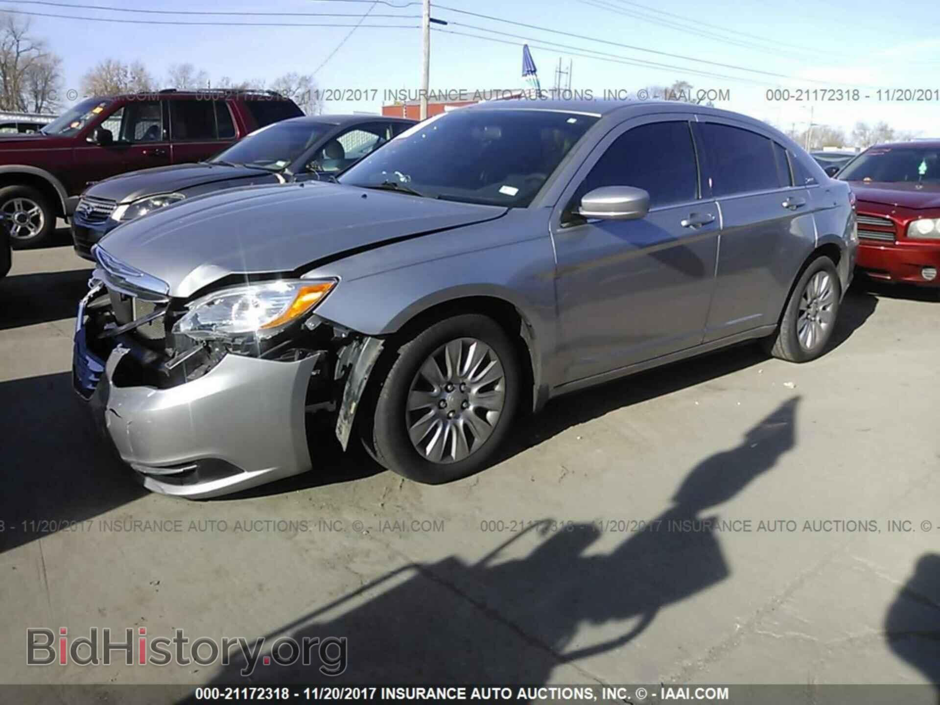 2013 Chrysler 200 - VIN: 1C3CCBAB0DN606539 - Фото 2