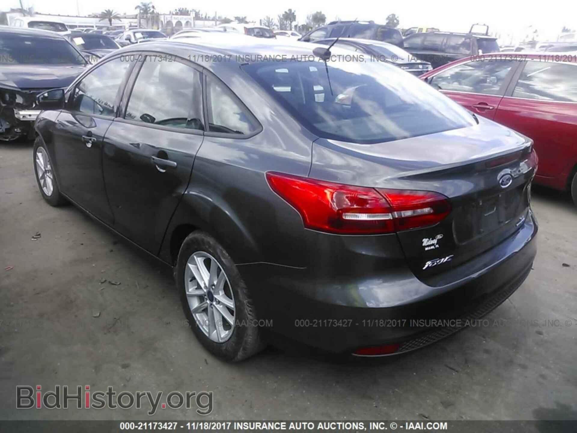2016 Ford Focus - VIN: 1FADP3F25GL367935 - Фото 3
