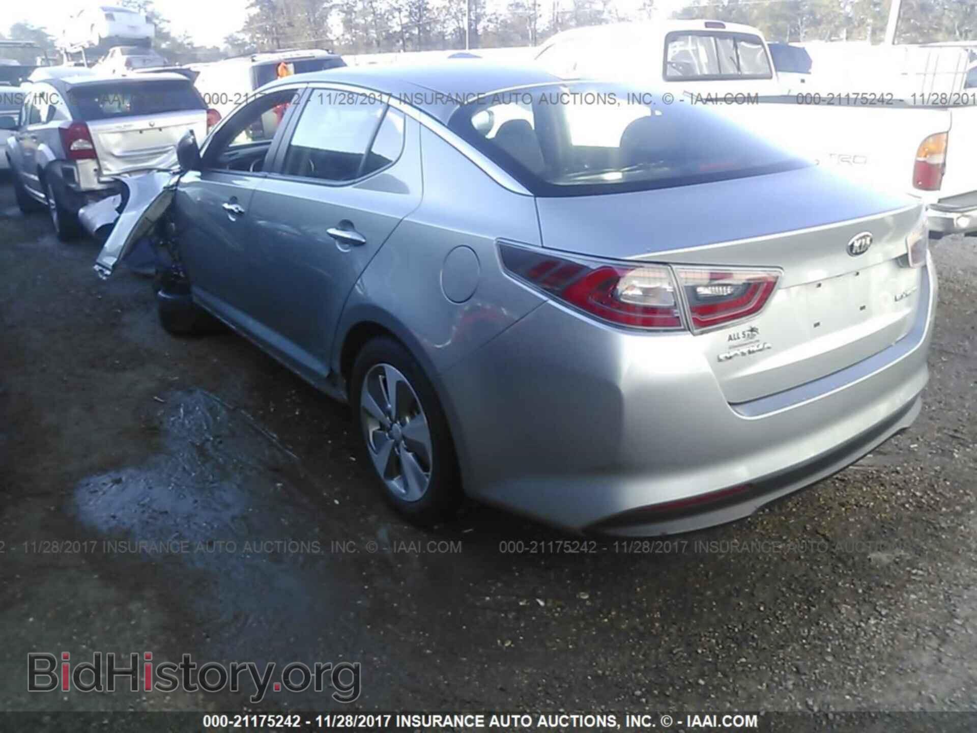 2015 Kia Optima - VIN: KNAGN4AD2F5091550 - Photo 3