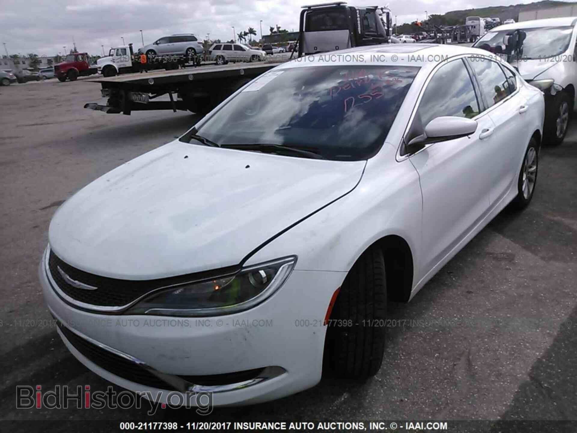 2015 Chrysler 200 - VIN: 1C3CCCAB5FN621255 - Photo 2