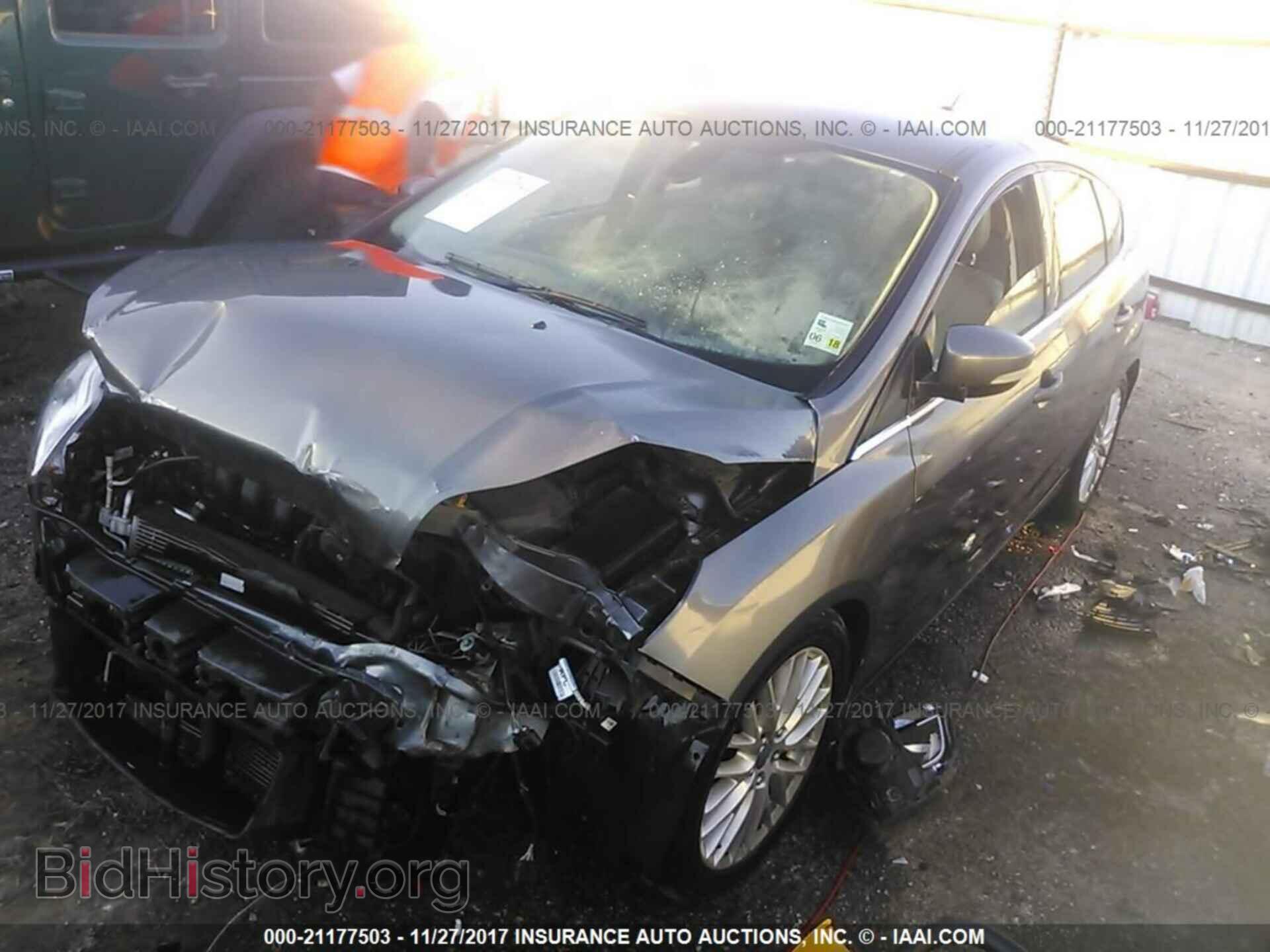 2012 Ford Focus - VIN: 1FAHP3M2XCL241407 - Photo 2