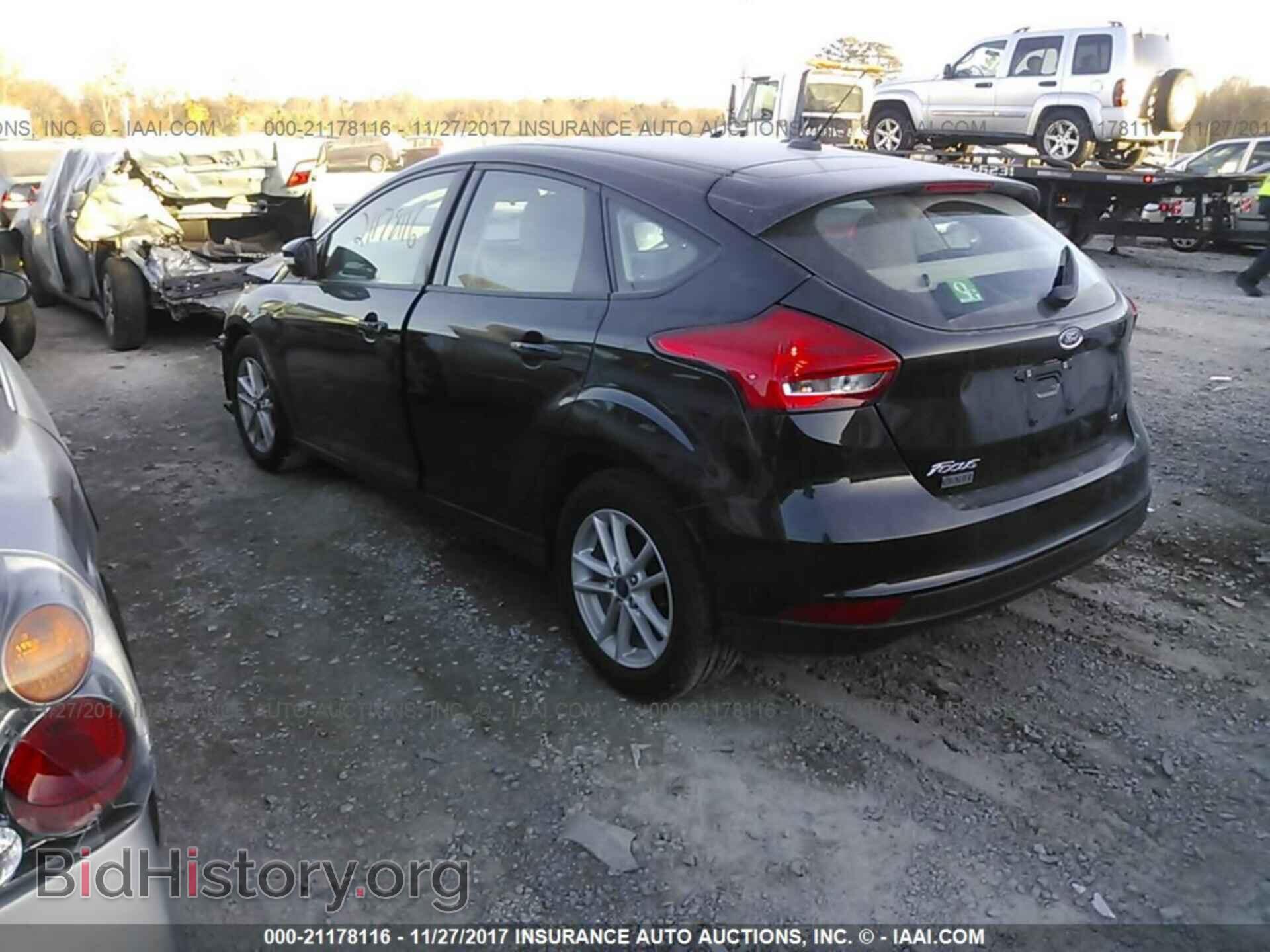 2017 Ford Focus - VIN: 1FADP3K26HL317617 - Photo 3