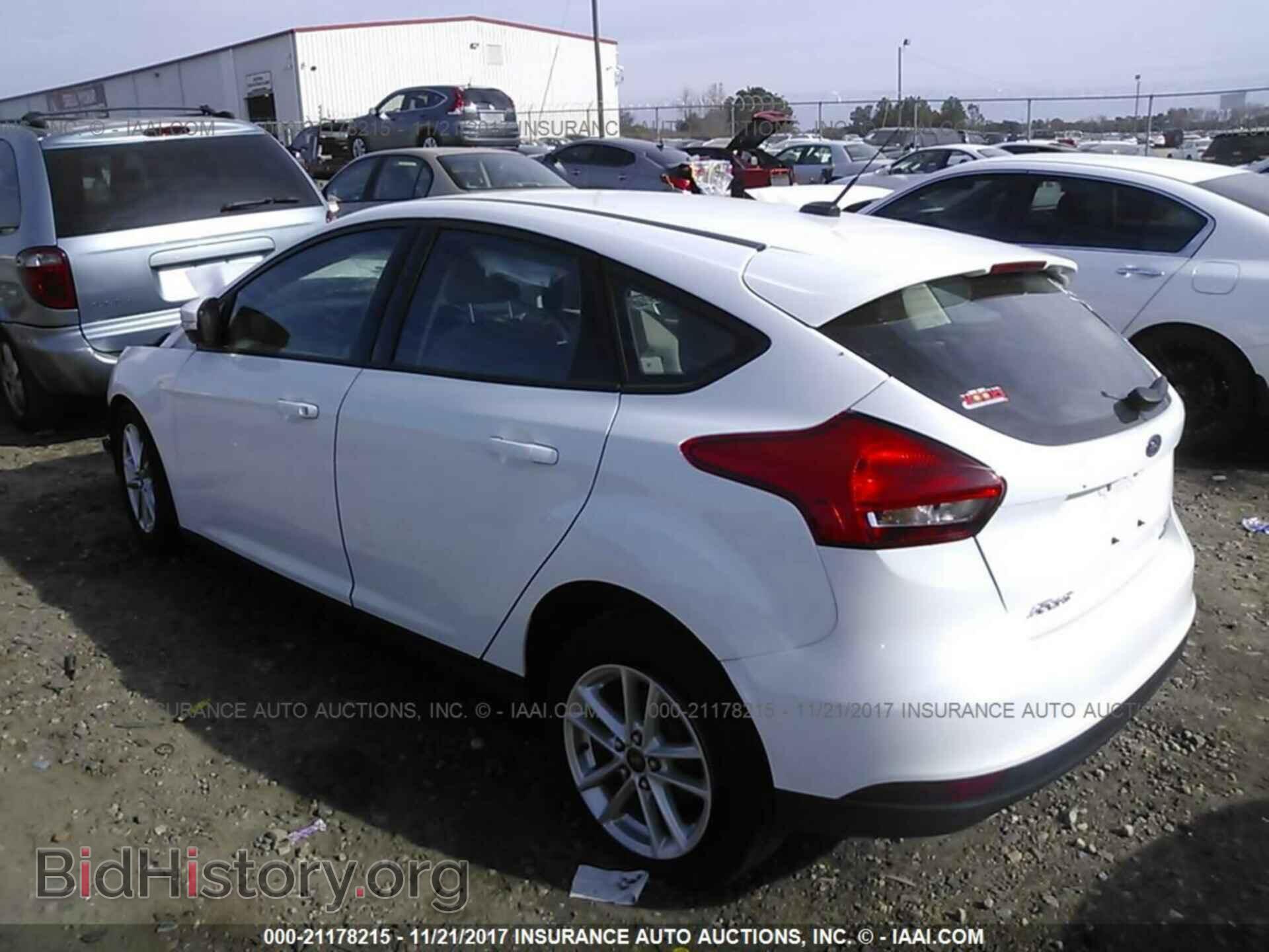 2016 Ford Focus - VIN: 1FADP3K28GL213516 - Photo 3