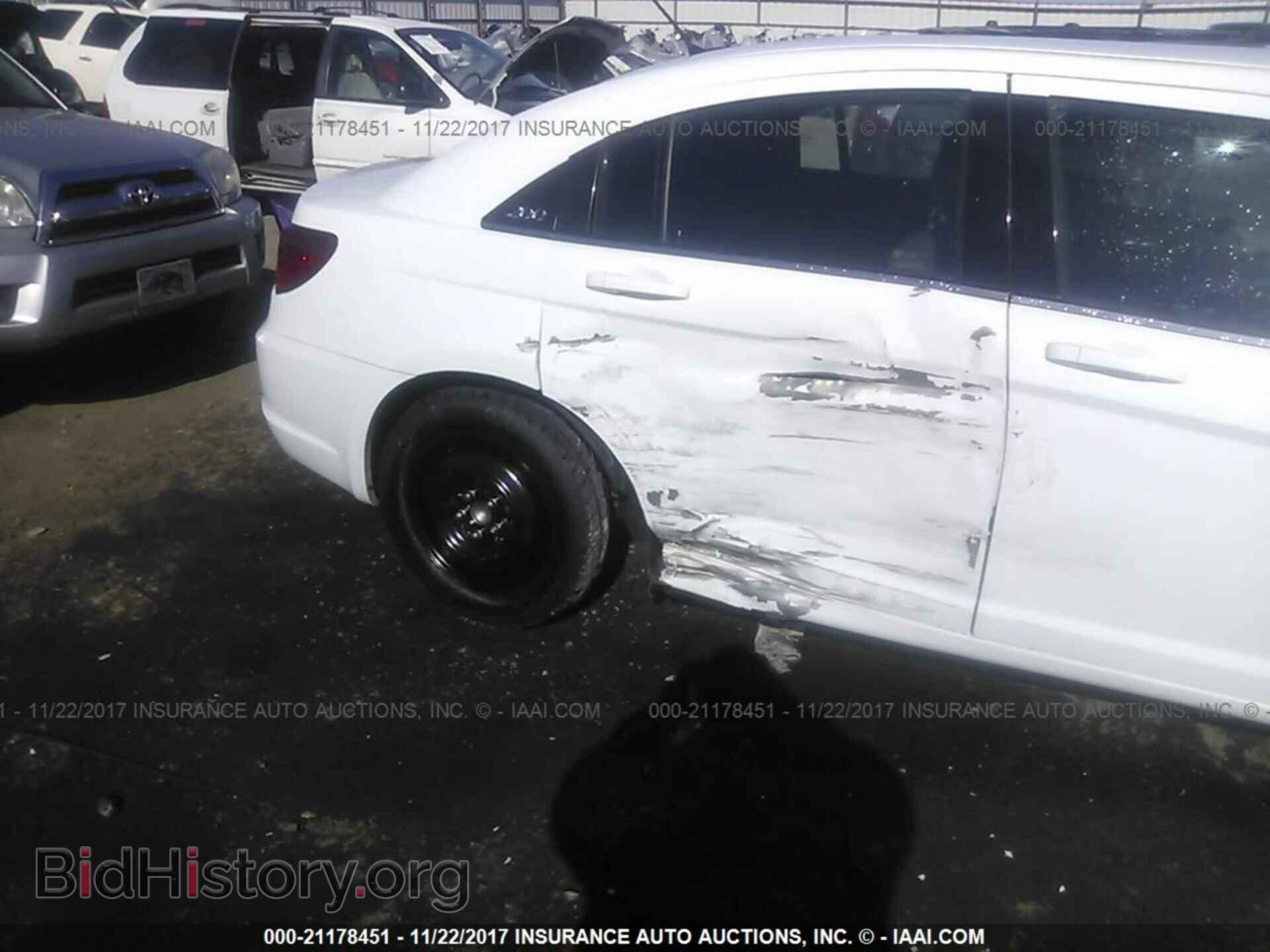 2013 Chrysler 200 - VIN: 1C3CCBBB7DN593285 - Photo 6