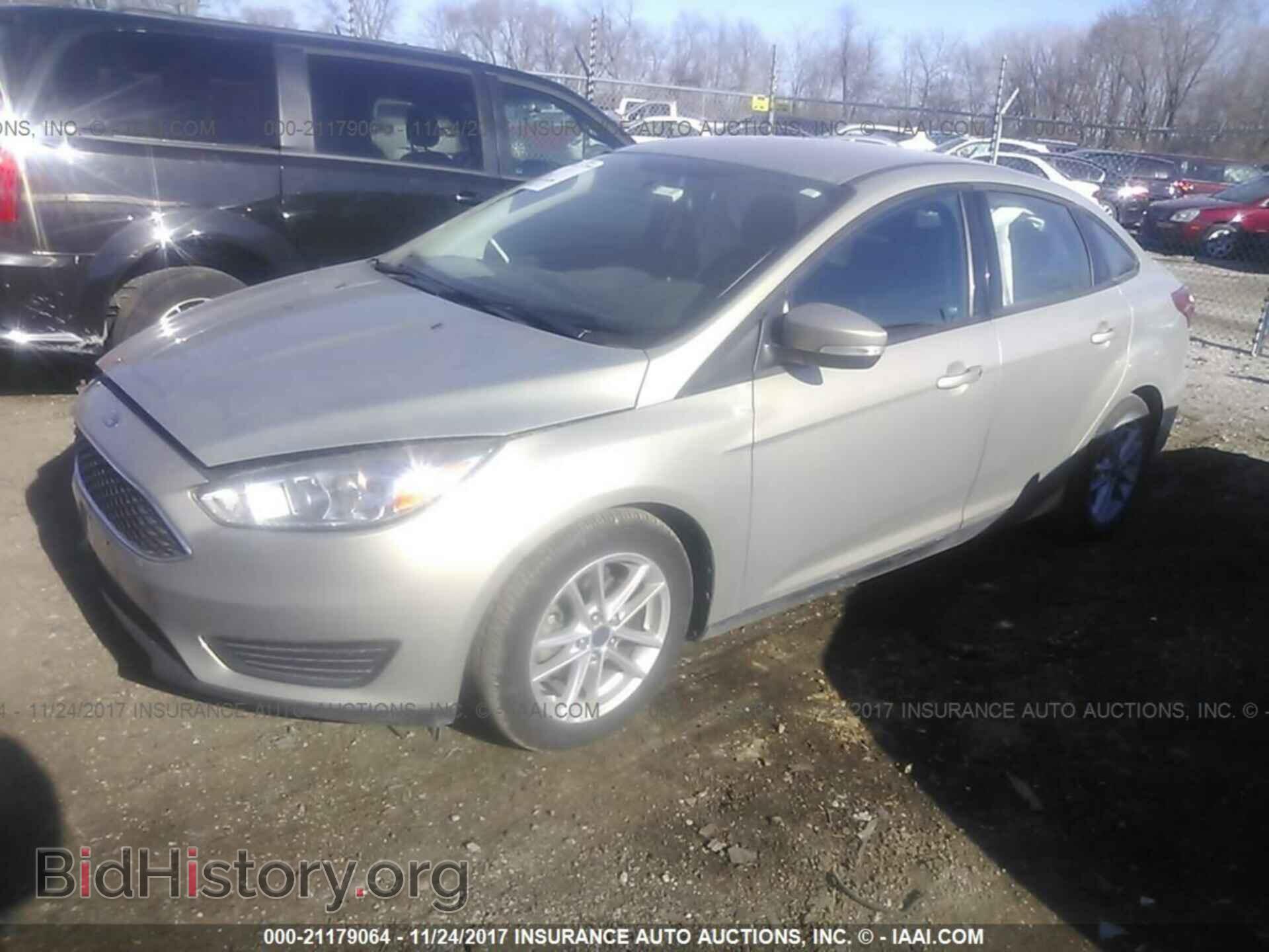 2016 Ford Focus - VIN: 1FADP3F2XGL344635 - Photo 2