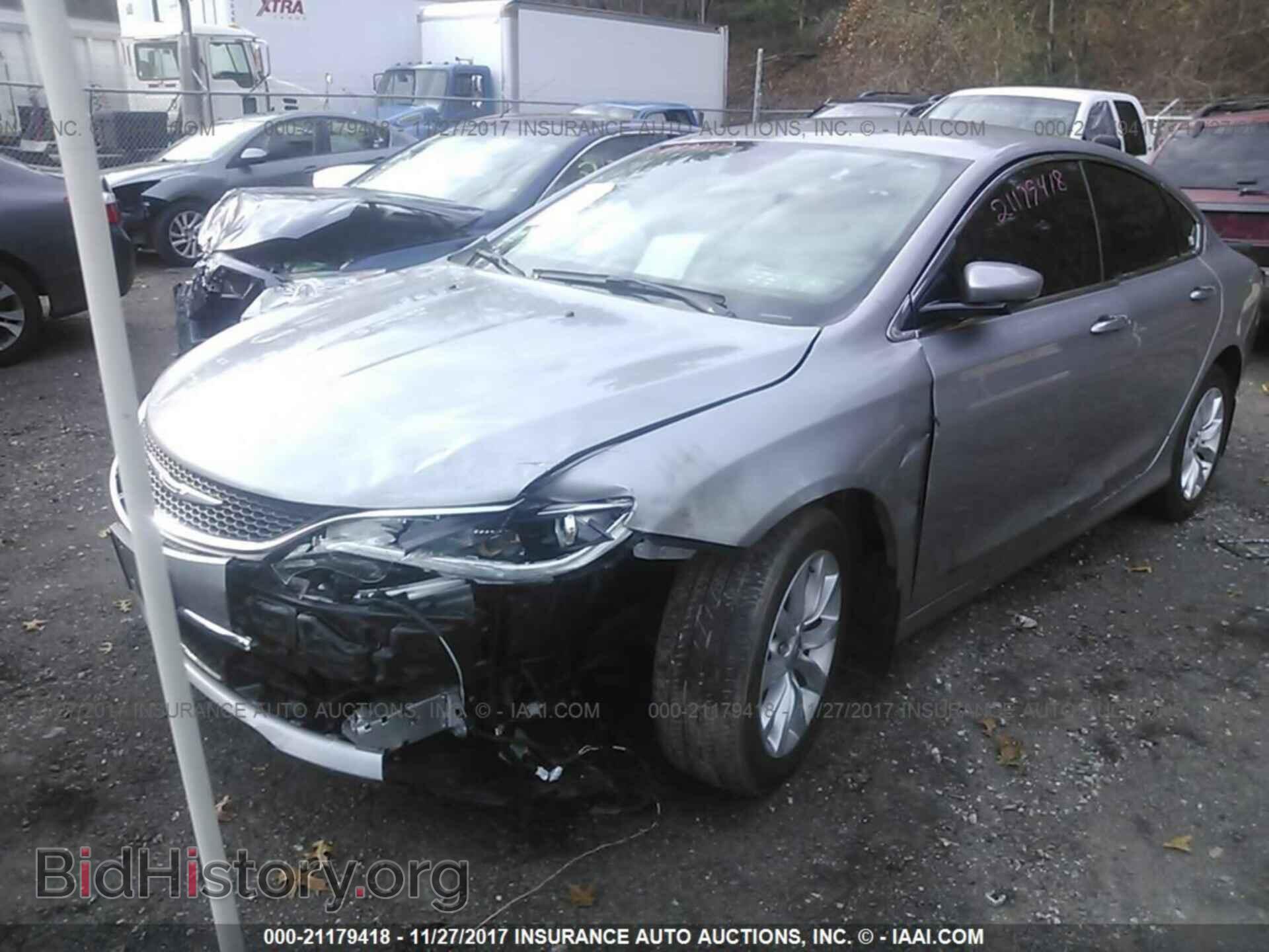 2015 Chrysler 200 - VIN: 1C3CCCCB5FN567775 - Photo 2