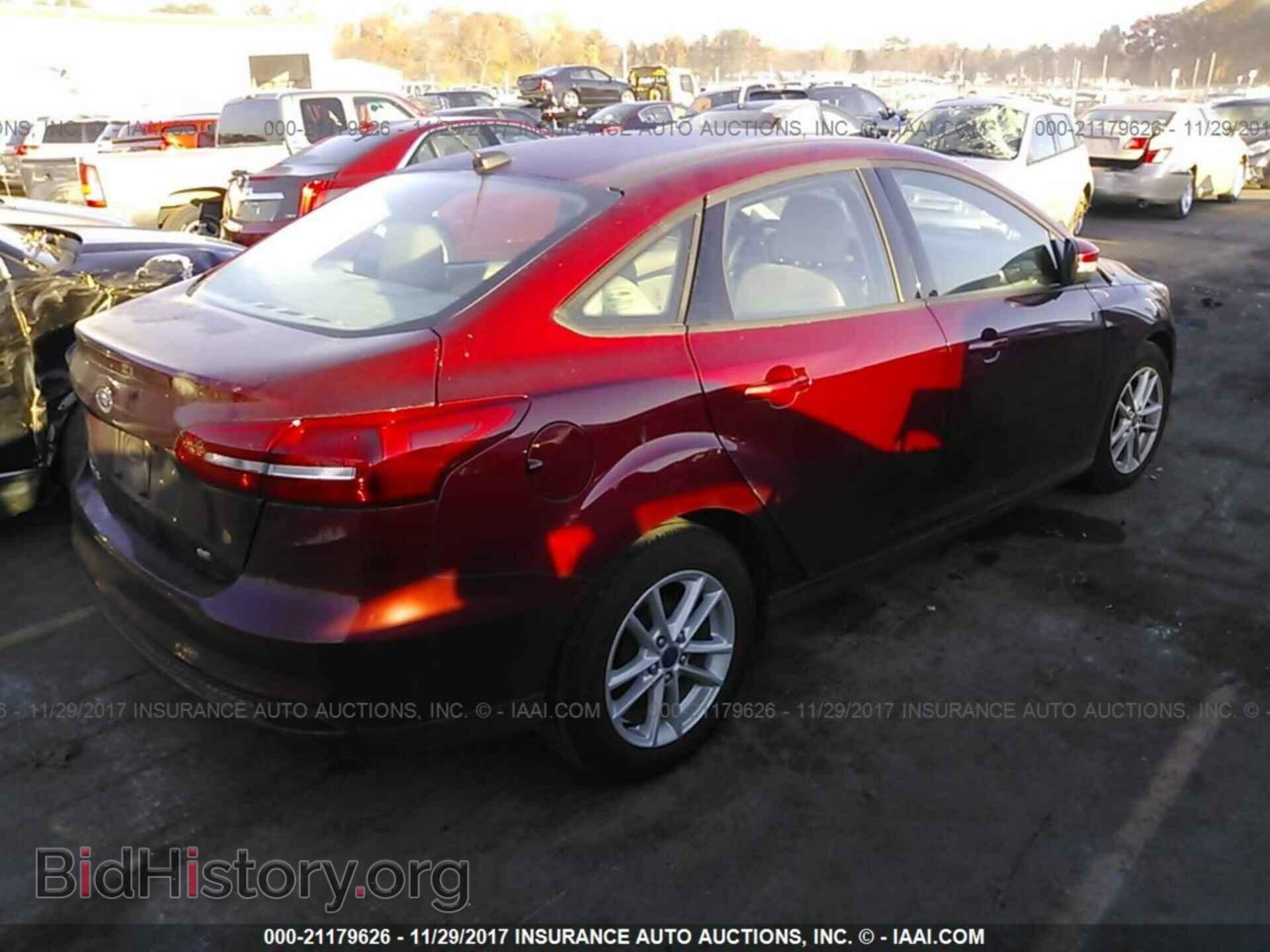 2017 Ford Focus - VIN: 1FADP3F20HL218432 - Photo 4