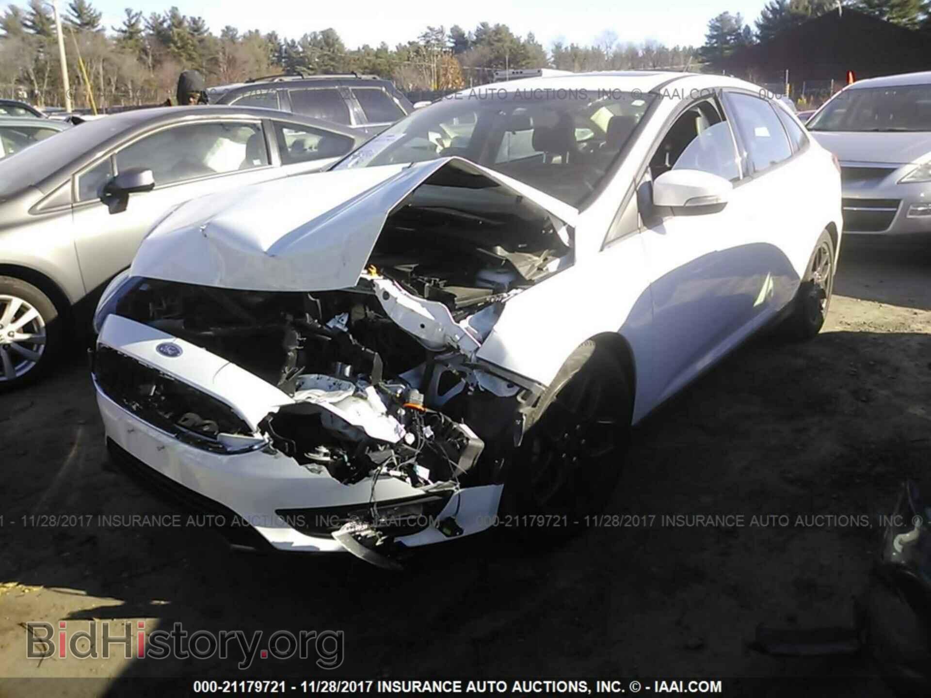 2016 Ford Focus - VIN: 1FADP3F25GL349886 - Photo 2