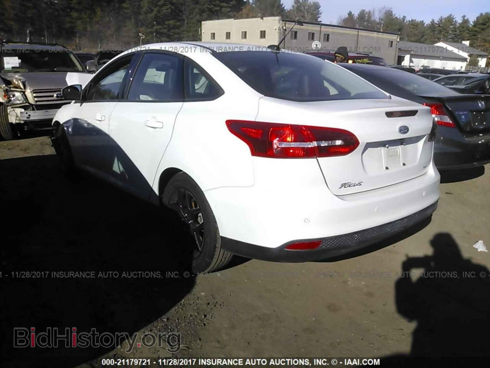 2016 Ford Focus - VIN: 1FADP3F25GL349886 - Photo 3