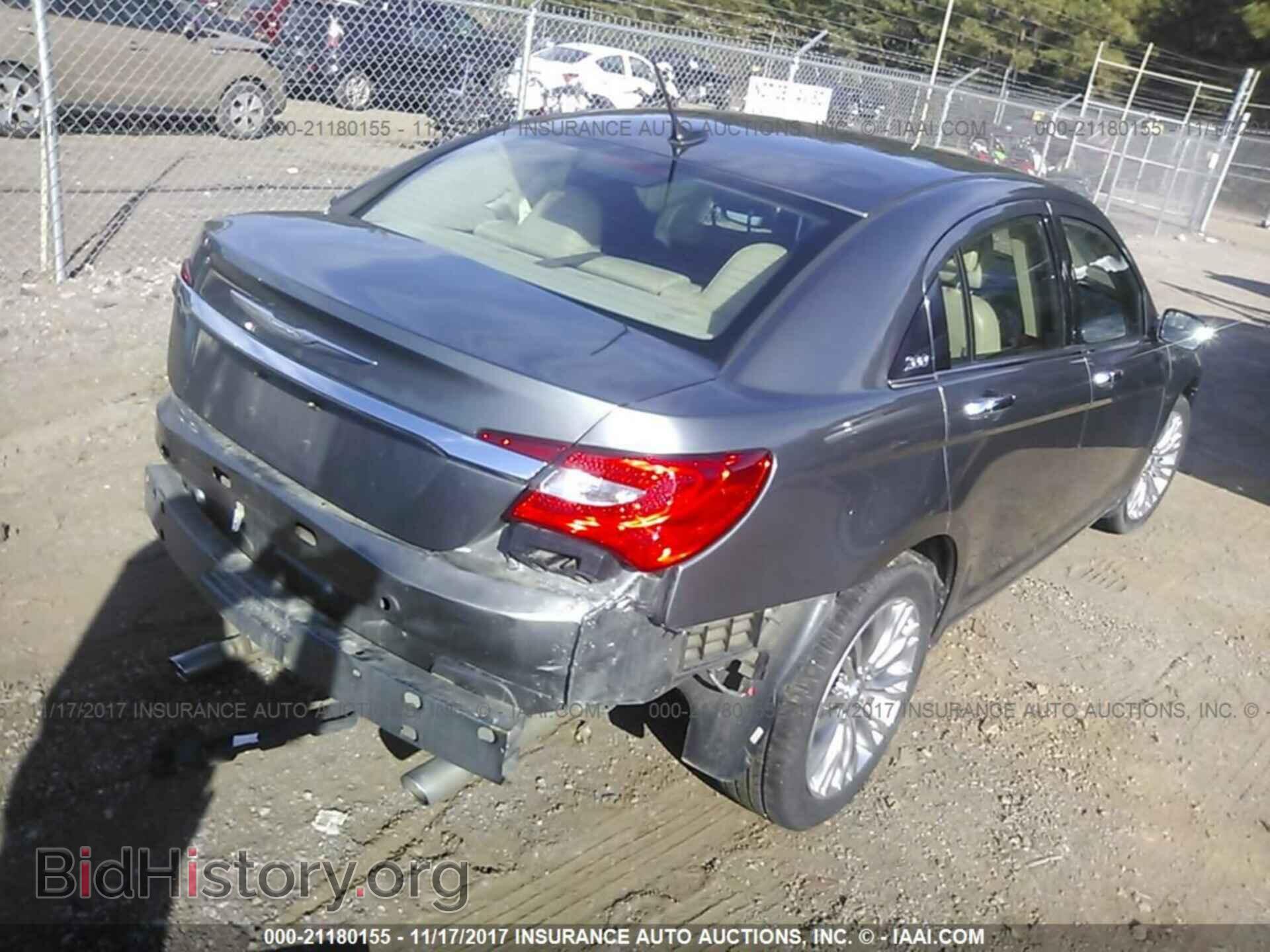 2013 Chrysler 200 - VIN: 1C3CCBCG3DN632867 - Photo 4
