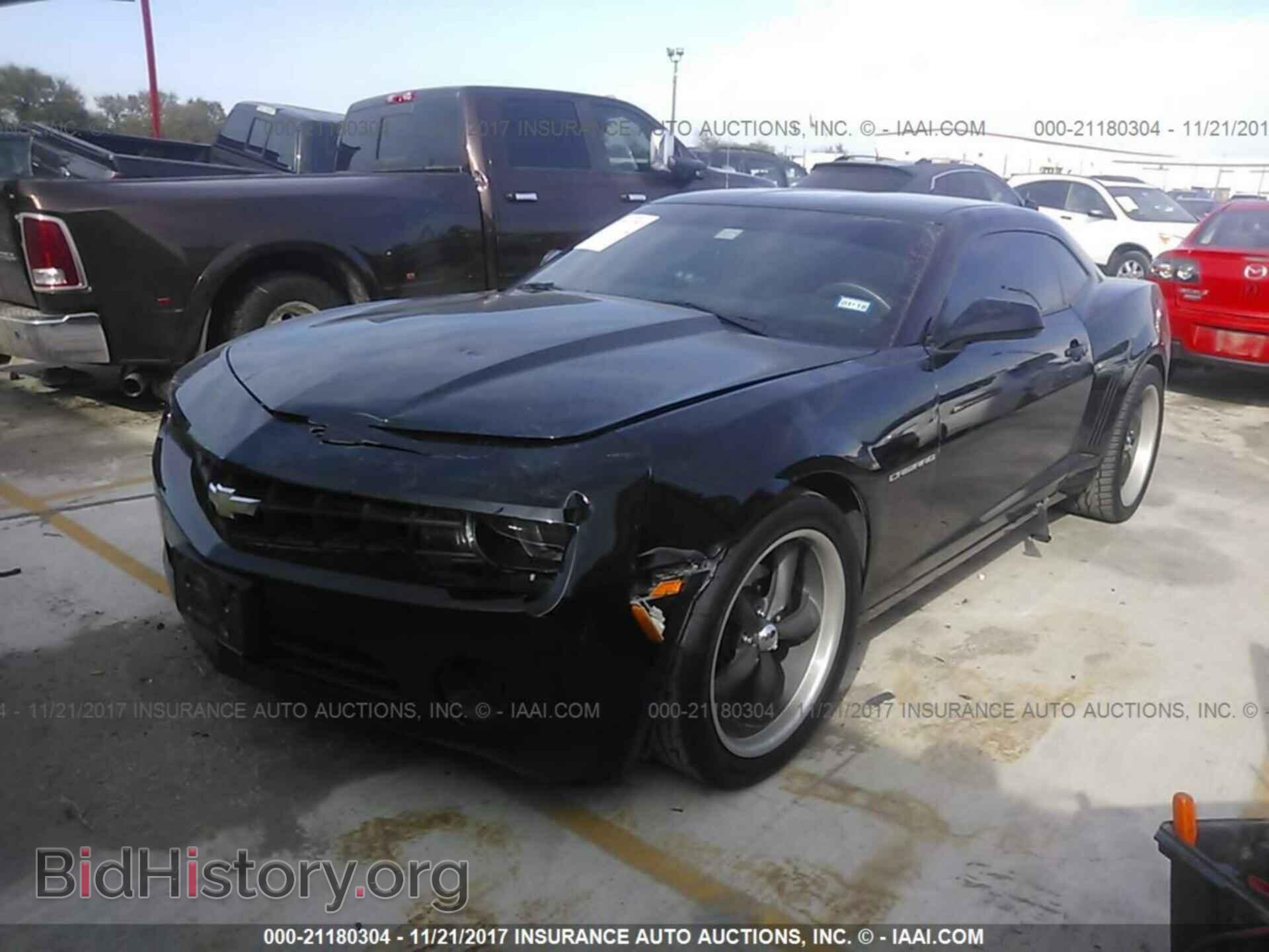 2011 Chevrolet Camaro - VIN: 2G1FE1ED9B9197927 - Фото 2