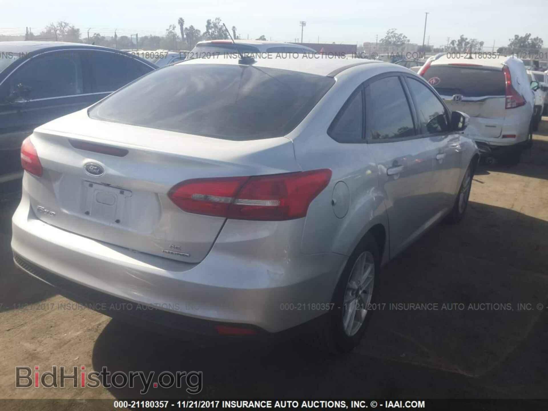 2016 Ford Focus - VIN: 1FADP3F25GL270055 - Фото 4