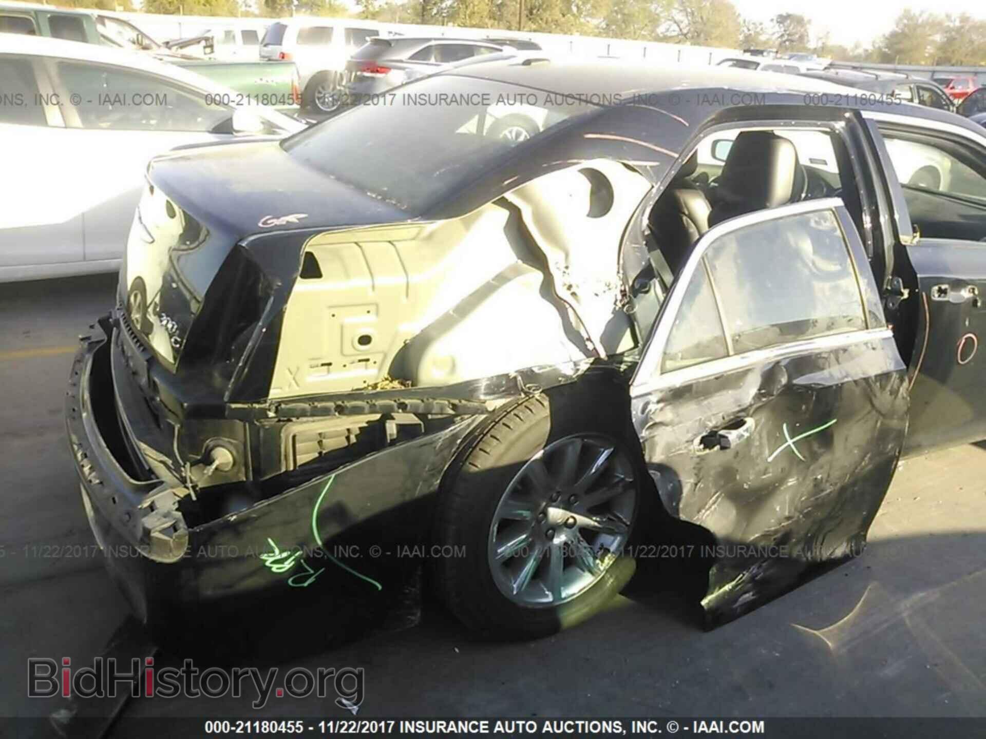 2014 Chrysler 300c - VIN: 2C3CCAET3EH109105 - Photo 6