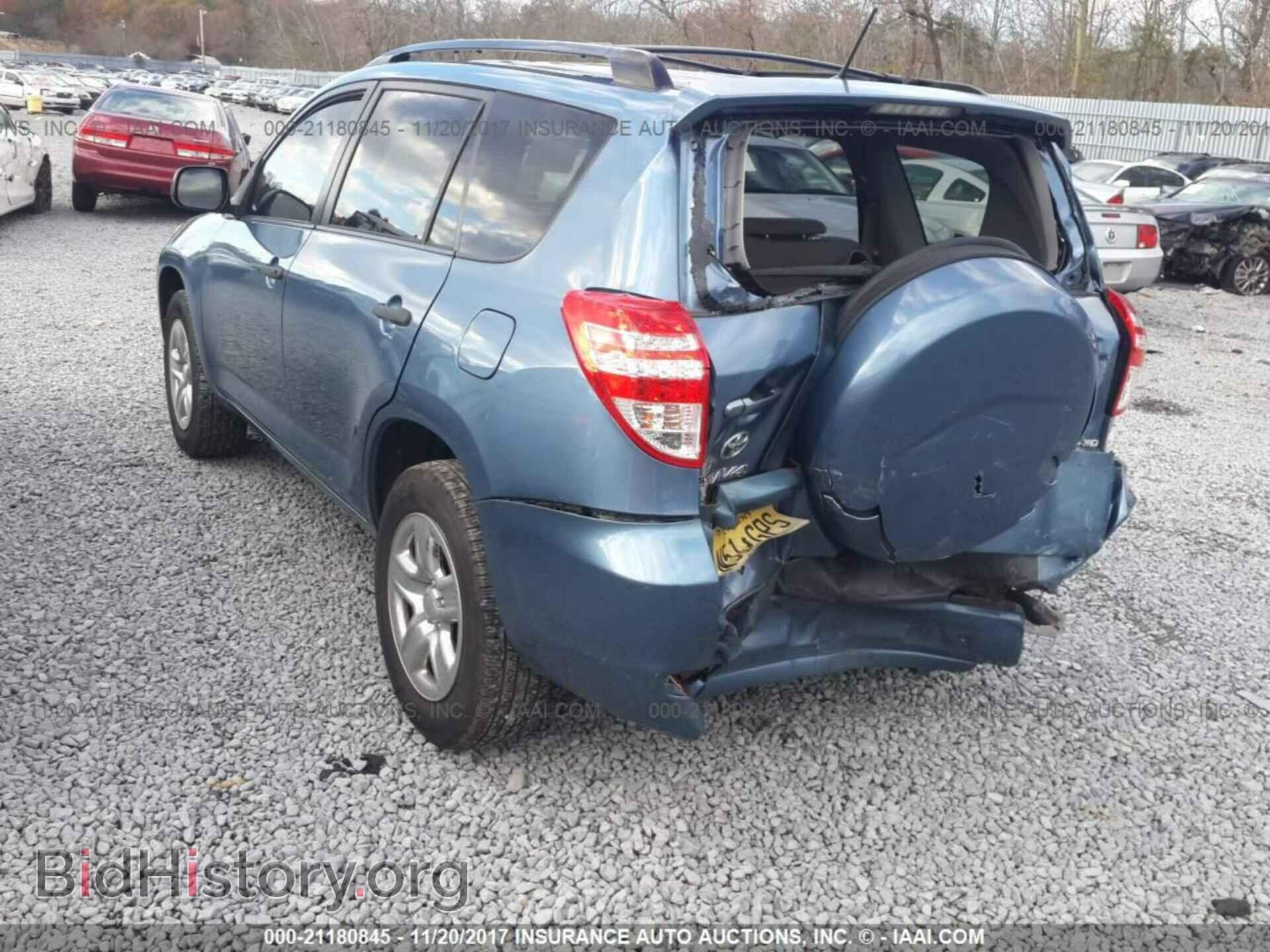 2011 Toyota Rav4 - VIN: JTMBF4DV6BD041412 - Photo 3