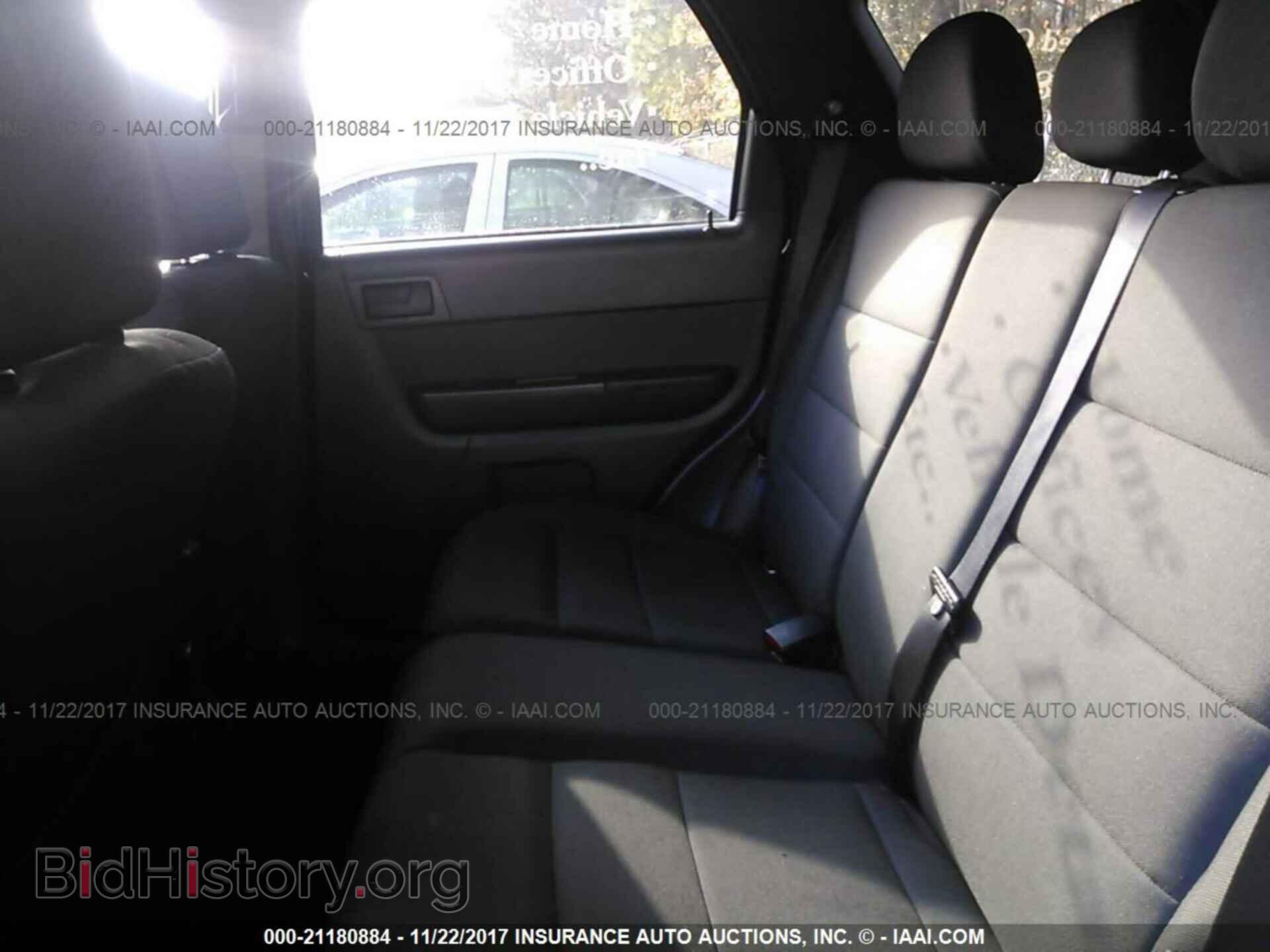 2011 Ford Escape - VIN: 1FMCU9D75BKB35202 - Photo 8